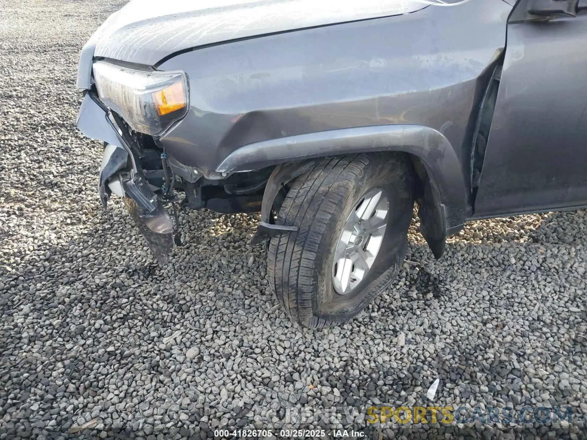 6 Фотография поврежденного автомобиля JTEMU5JR8M5878358 TOYOTA 4RUNNER 2021