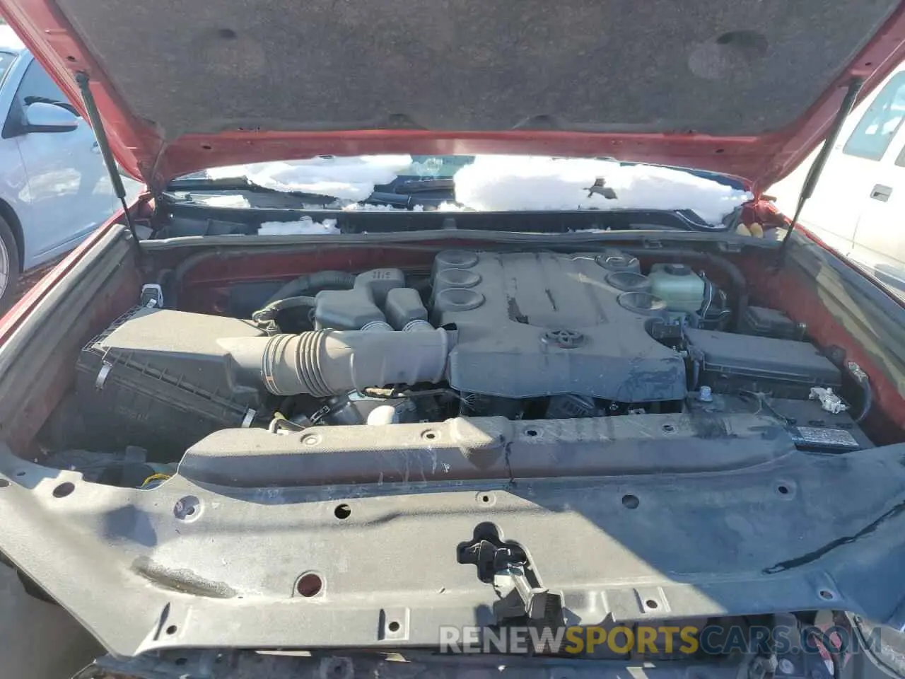 12 Photograph of a damaged car JTEMU5JR8M5932371 TOYOTA 4RUNNER 2021