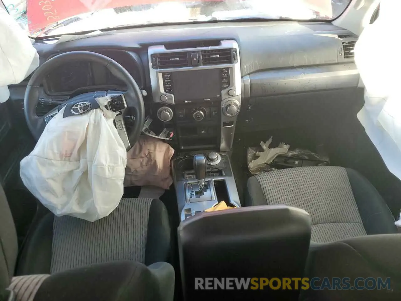 8 Photograph of a damaged car JTEMU5JR8M5932371 TOYOTA 4RUNNER 2021