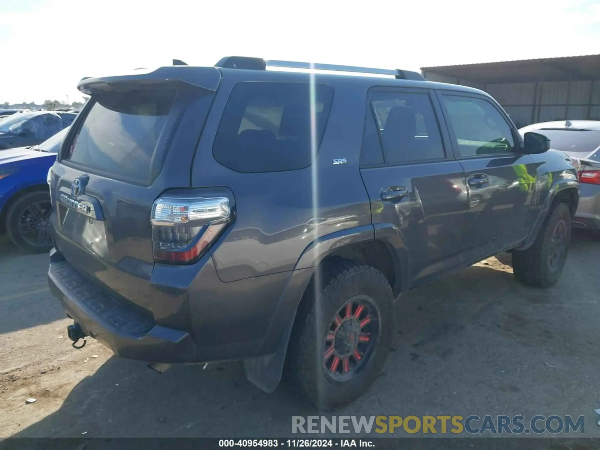 4 Фотография поврежденного автомобиля JTEMU5JR9M5866655 TOYOTA 4RUNNER 2021