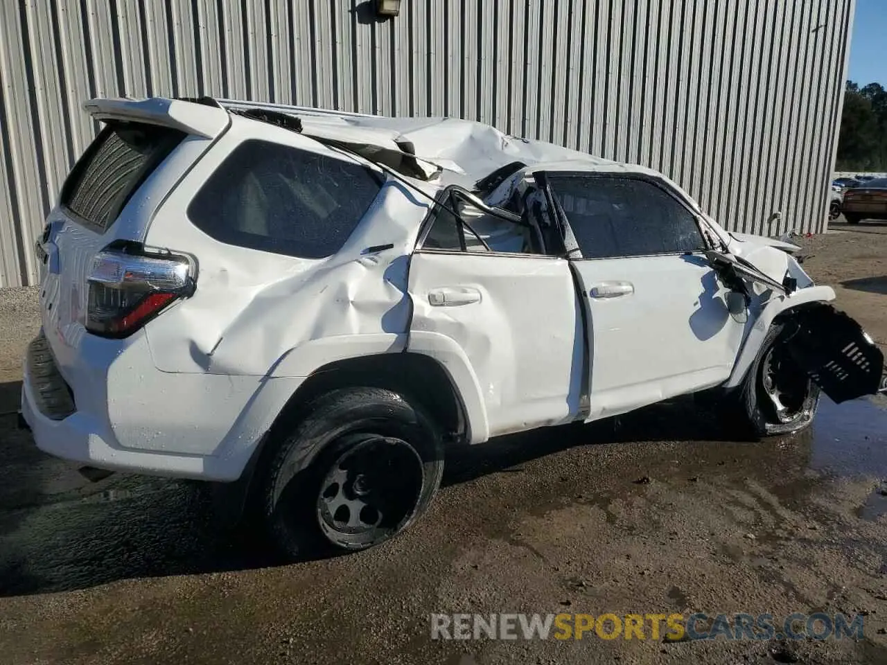 3 Photograph of a damaged car JTEMU5JRXM5885327 TOYOTA 4RUNNER 2021