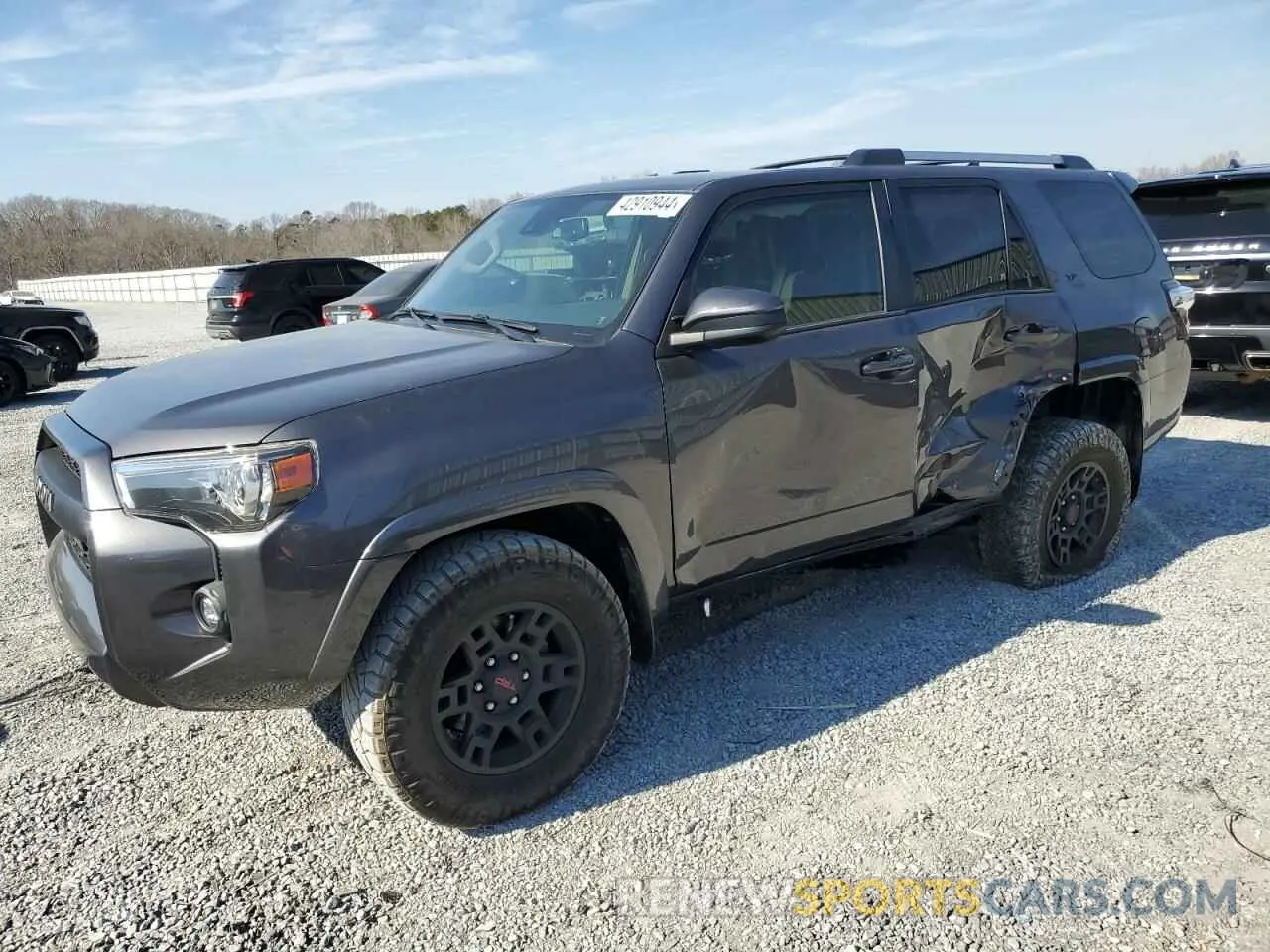 1 Photograph of a damaged car JTEMU5JRXM5903924 TOYOTA 4RUNNER 2021