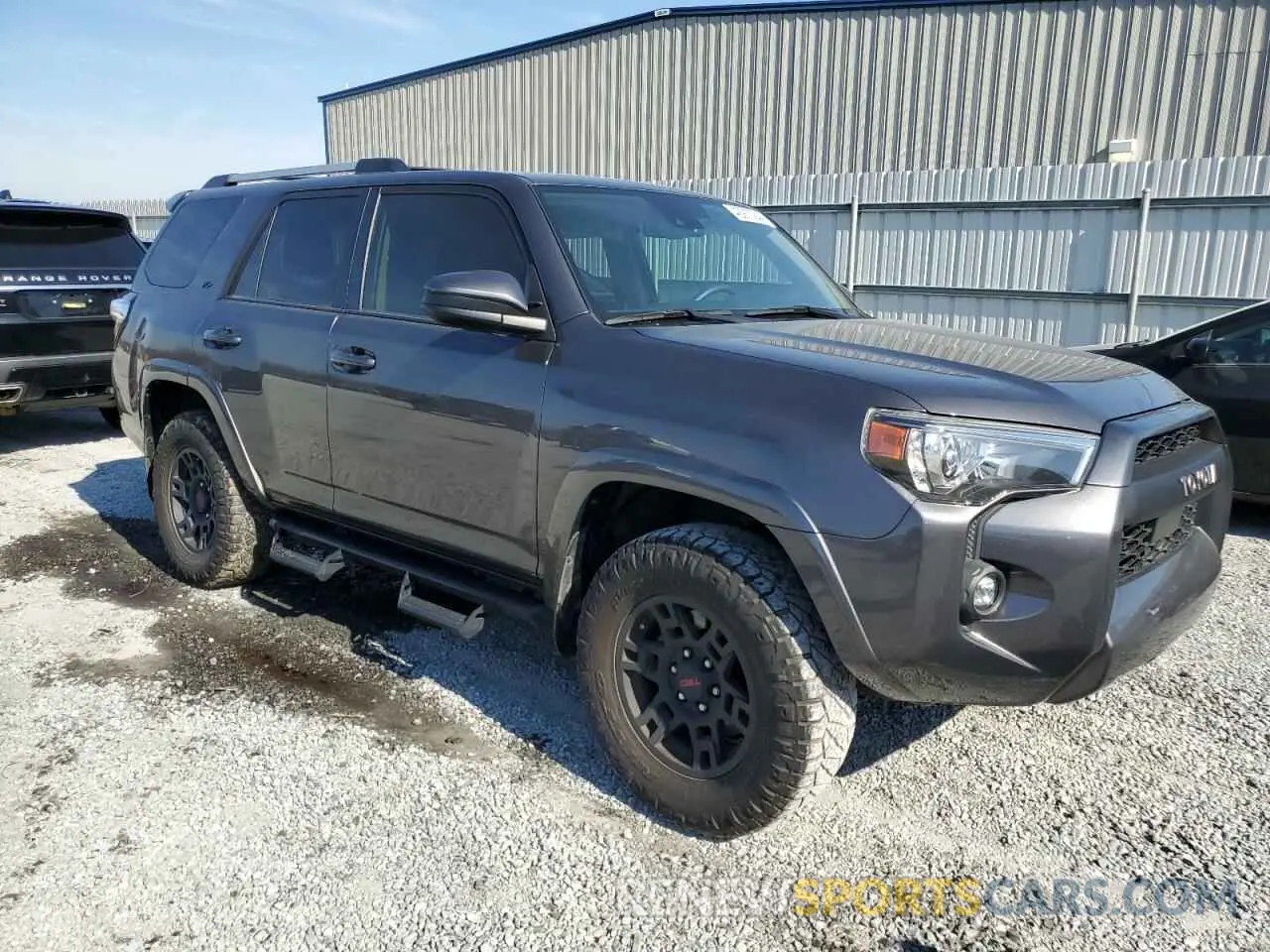 4 Photograph of a damaged car JTEMU5JRXM5903924 TOYOTA 4RUNNER 2021
