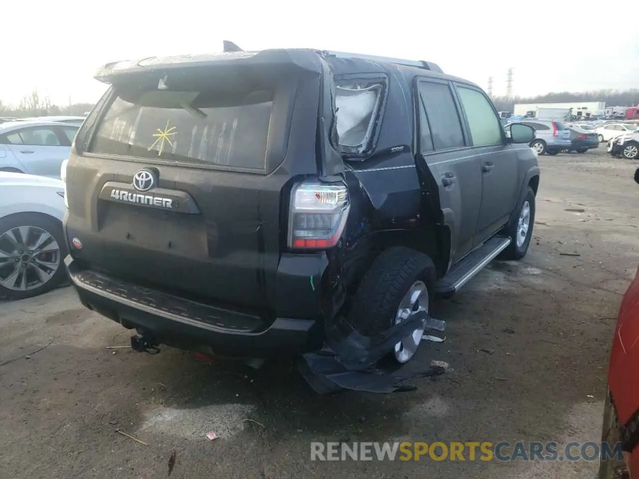 4 Photograph of a damaged car JTENU5JR0M5854494 TOYOTA 4RUNNER 2021