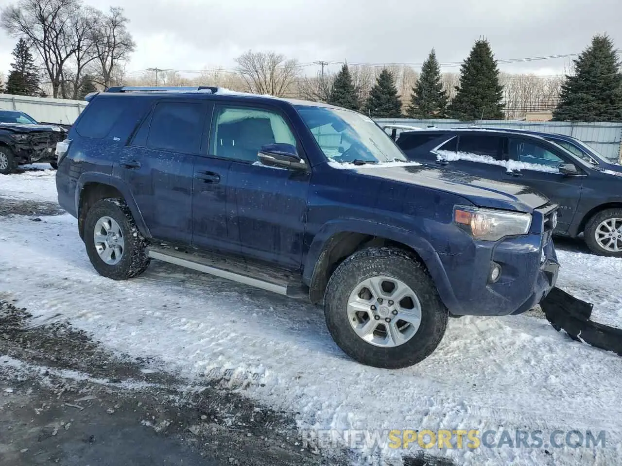 4 Photograph of a damaged car JTENU5JR3M5936395 TOYOTA 4RUNNER 2021