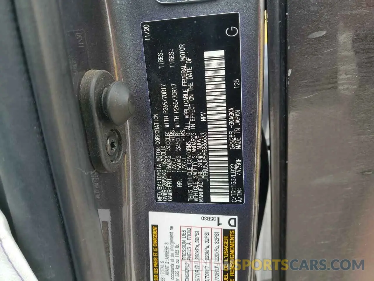 12 Photograph of a damaged car JTENU5JR5M5886633 TOYOTA 4RUNNER 2021