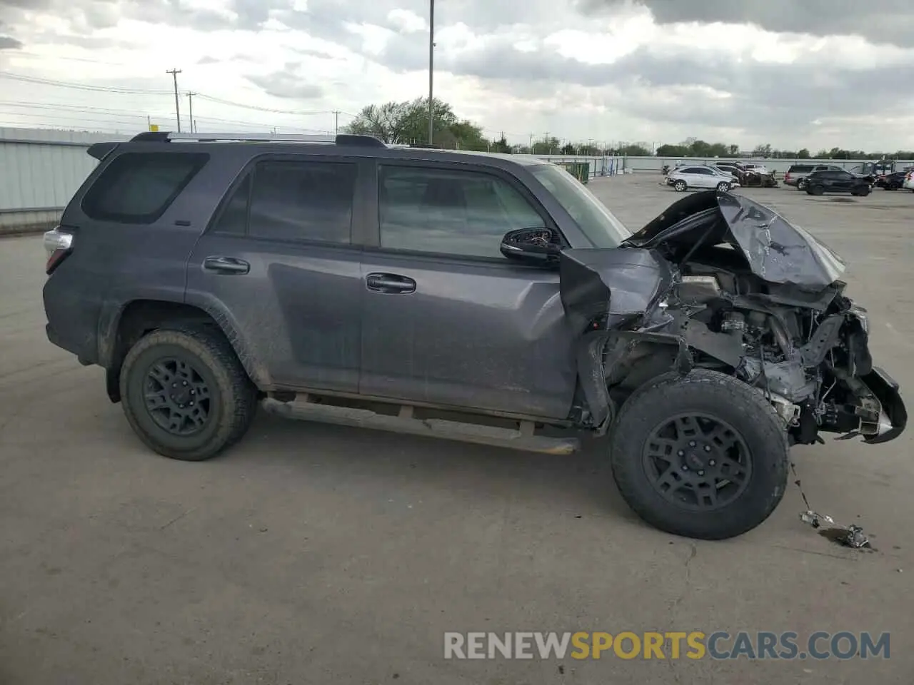 4 Photograph of a damaged car JTENU5JR5M5886633 TOYOTA 4RUNNER 2021