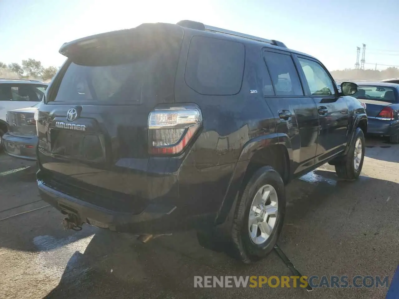 3 Photograph of a damaged car JTENU5JR5M5910526 TOYOTA 4RUNNER 2021