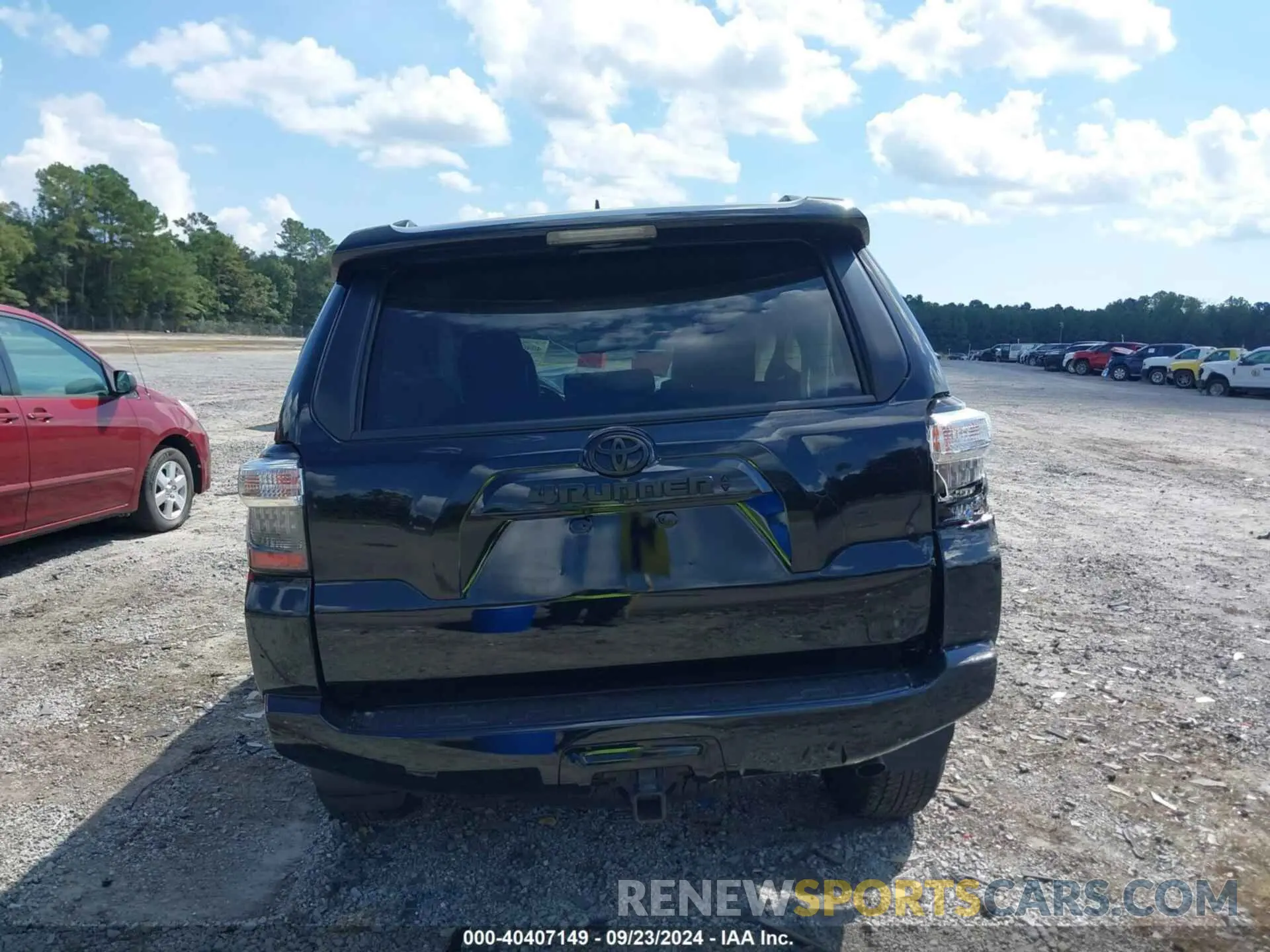 17 Photograph of a damaged car JTENU5JR6M5897737 TOYOTA 4RUNNER 2021