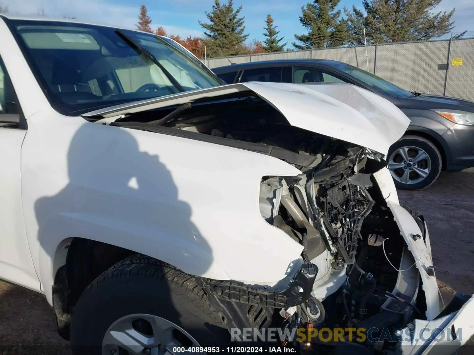 18 Photograph of a damaged car JTENU5JR6M5901494 TOYOTA 4RUNNER 2021