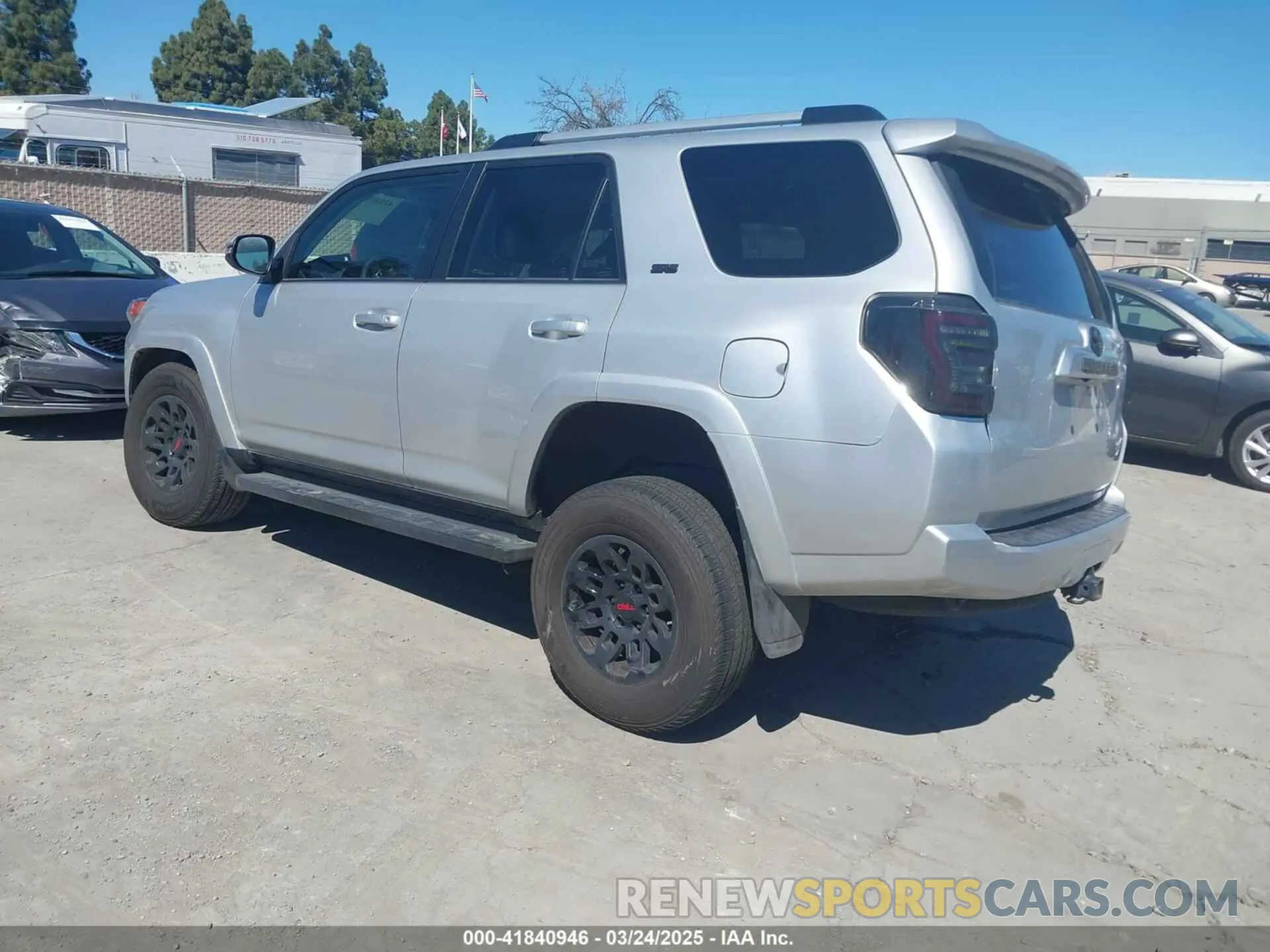 3 Фотография поврежденного автомобиля JTENU5JR6M5930932 TOYOTA 4RUNNER 2021