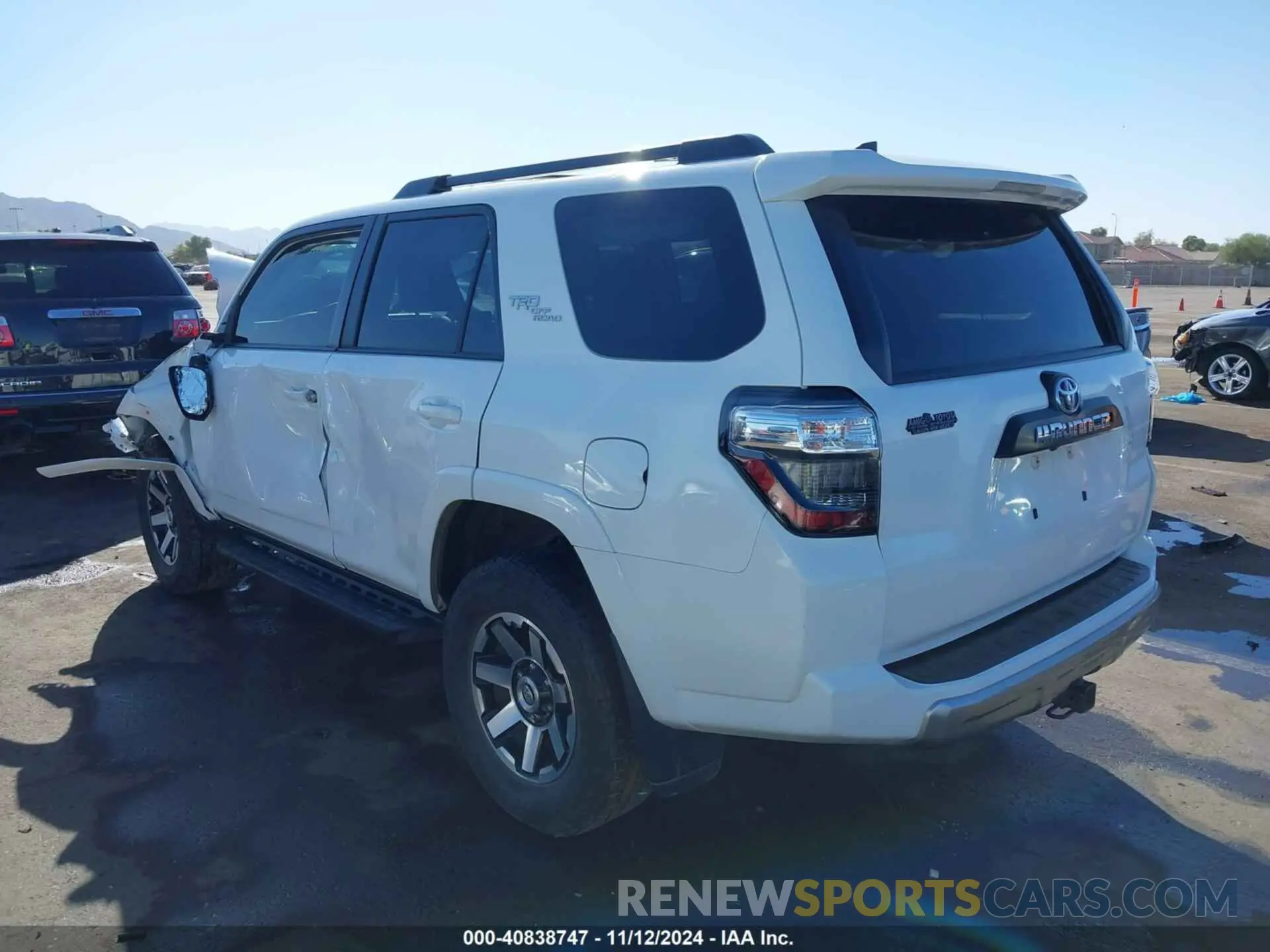 3 Photograph of a damaged car JTEPU5JR1M5853363 TOYOTA 4RUNNER 2021