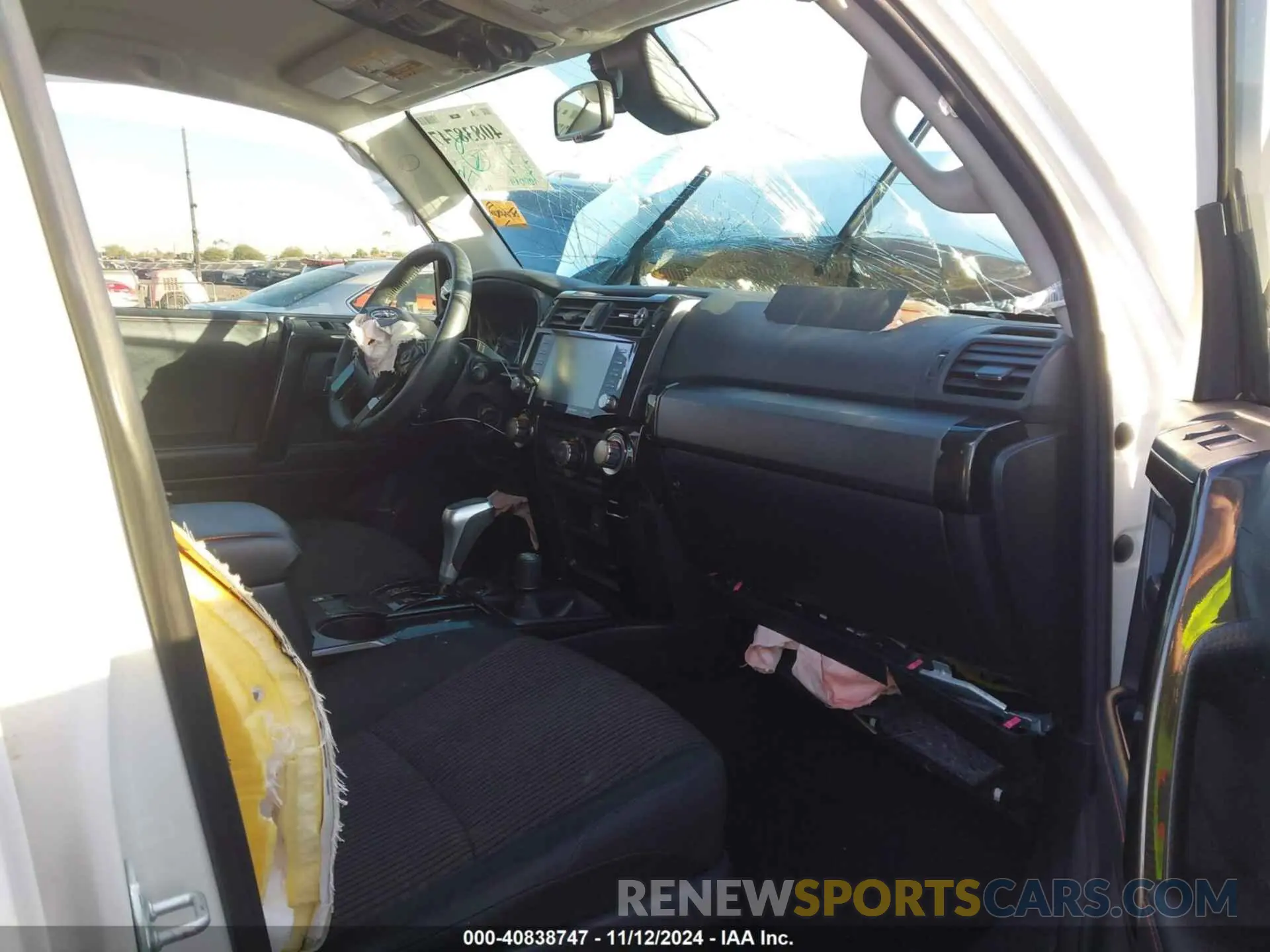 5 Photograph of a damaged car JTEPU5JR1M5853363 TOYOTA 4RUNNER 2021