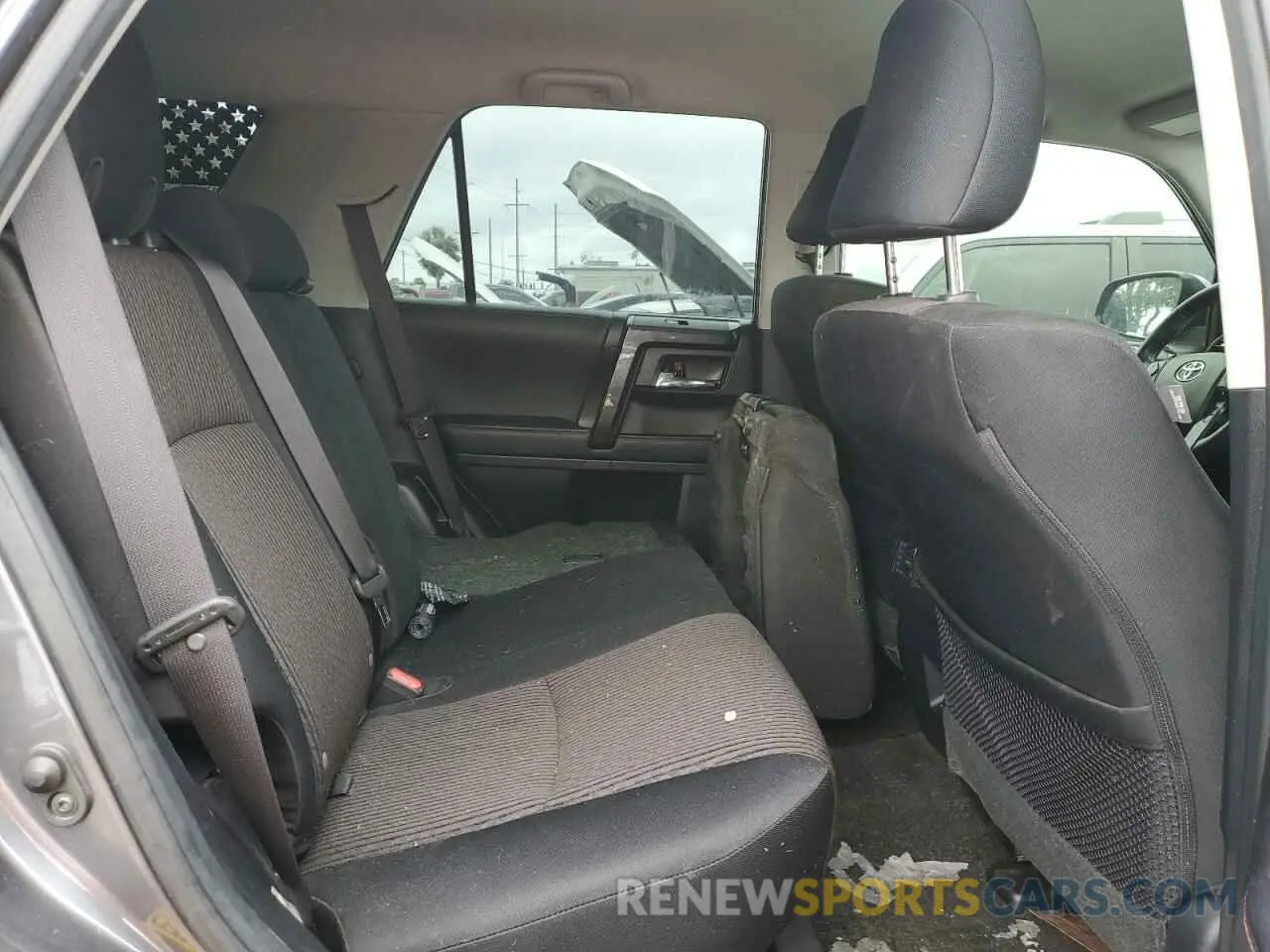 11 Photograph of a damaged car JTEPU5JR1M5862418 TOYOTA 4RUNNER 2021