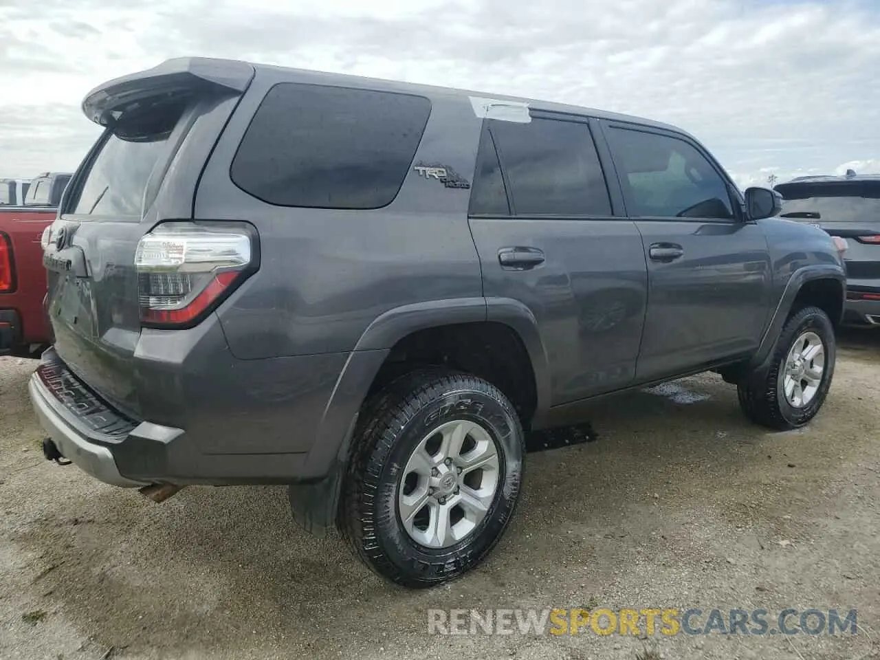 3 Photograph of a damaged car JTEPU5JR1M5862418 TOYOTA 4RUNNER 2021