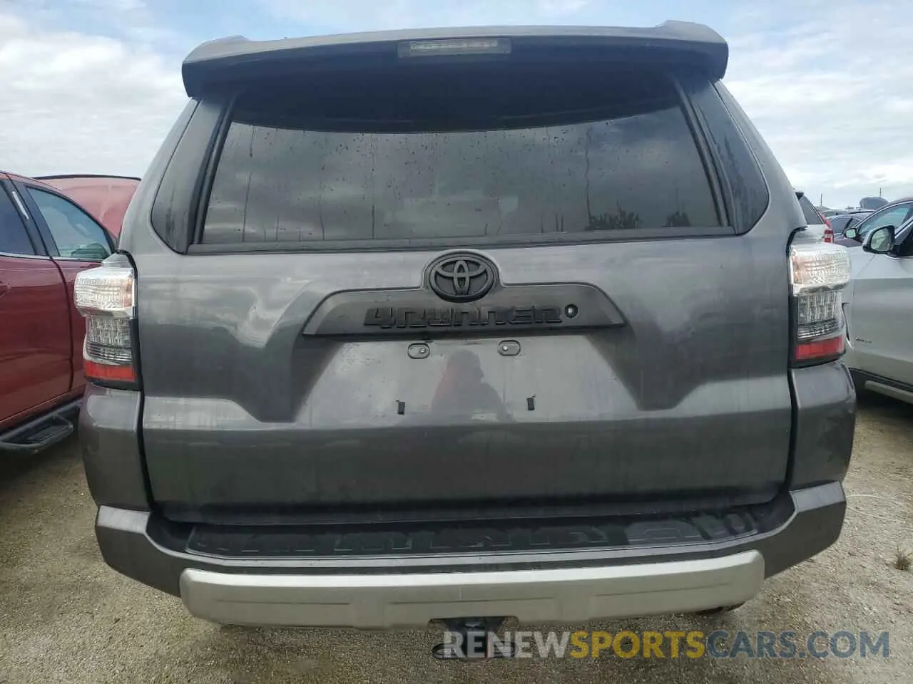 6 Photograph of a damaged car JTEPU5JR1M5862418 TOYOTA 4RUNNER 2021