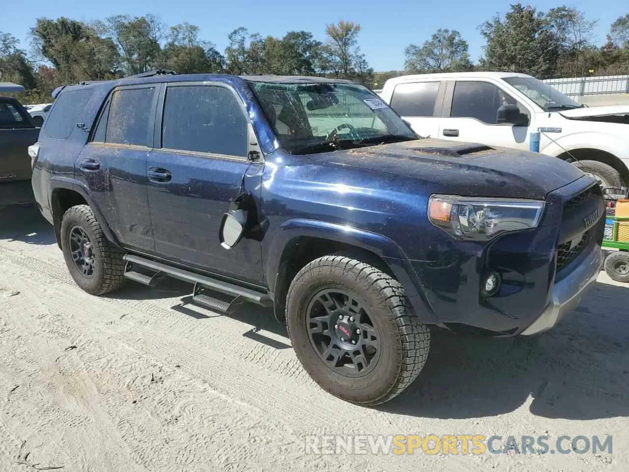 4 Photograph of a damaged car JTEPU5JR4M5839411 TOYOTA 4RUNNER 2021