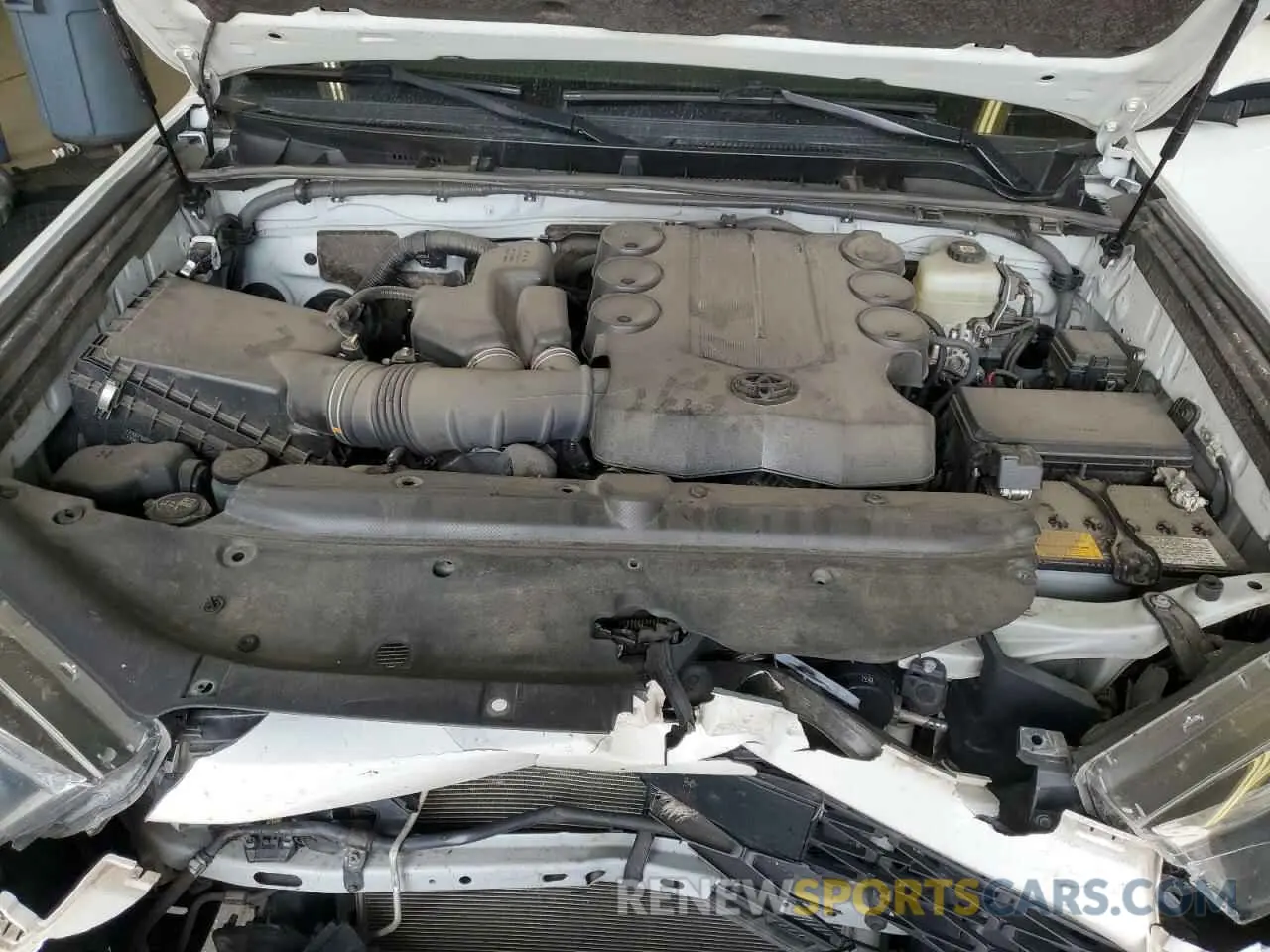 12 Photograph of a damaged car JTEPU5JR4M5867497 TOYOTA 4RUNNER 2021