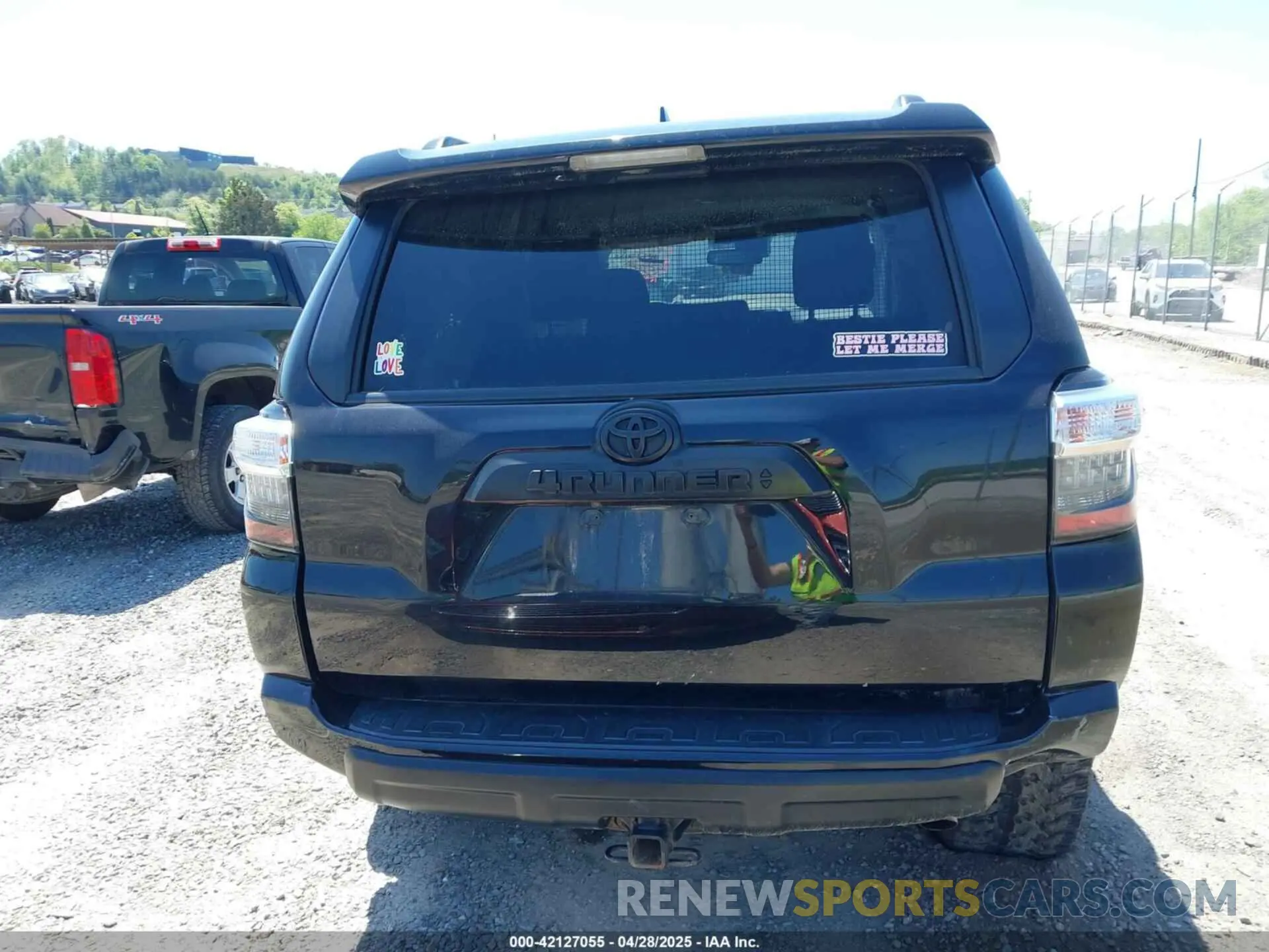 16 Photograph of a damaged car JTEPU5JR6M5915274 TOYOTA 4RUNNER 2021