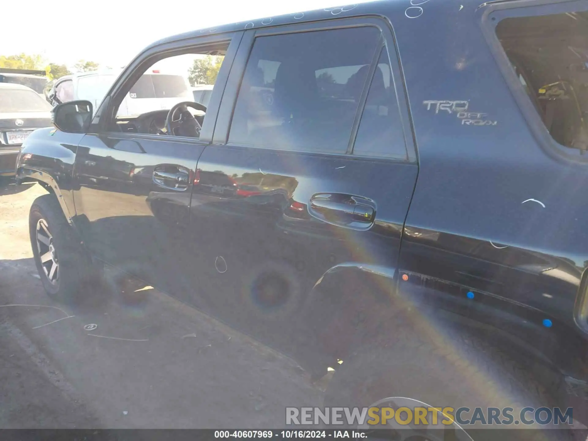 15 Photograph of a damaged car JTERU5JR1M5855560 TOYOTA 4RUNNER 2021