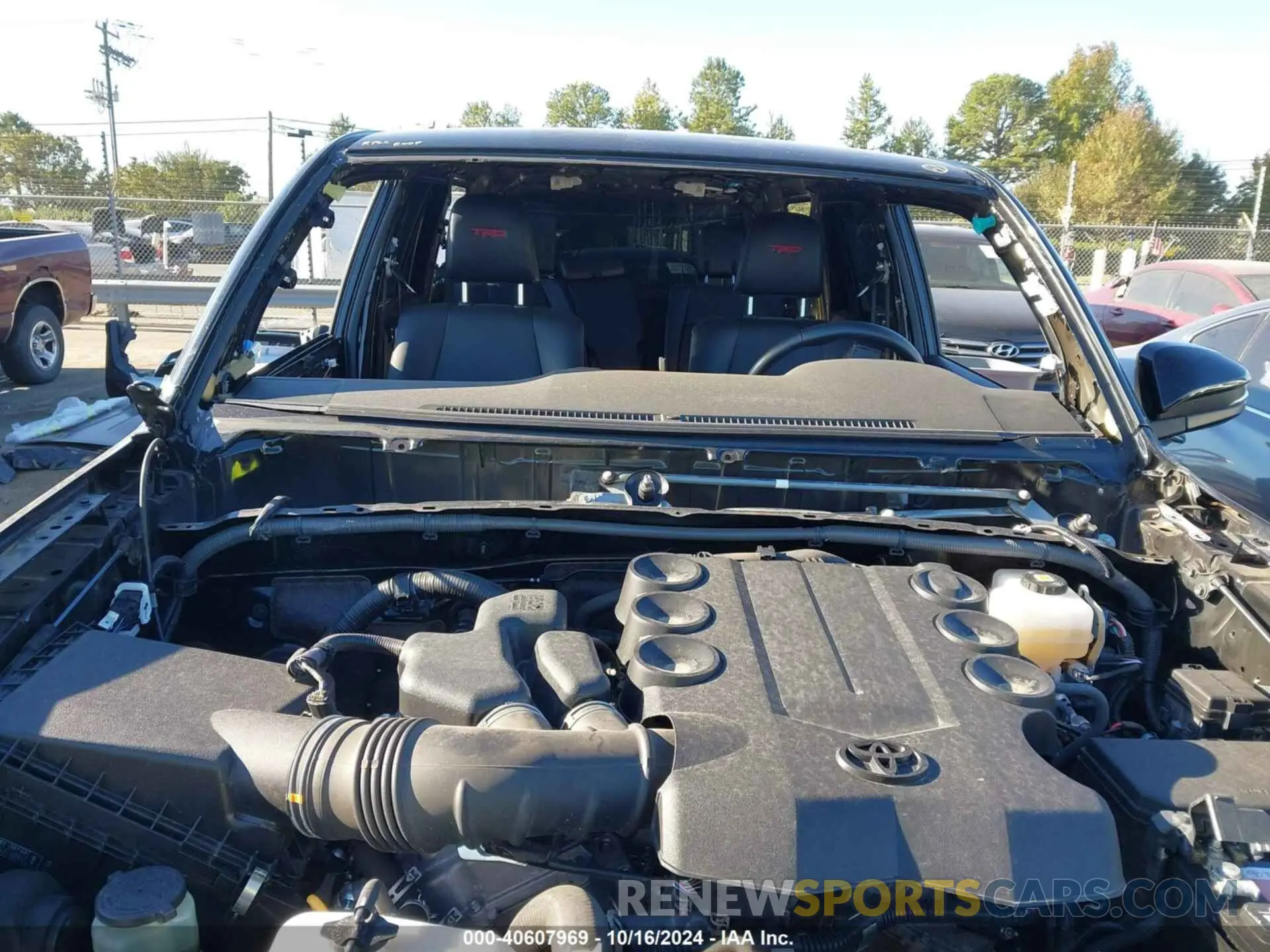 19 Photograph of a damaged car JTERU5JR1M5855560 TOYOTA 4RUNNER 2021