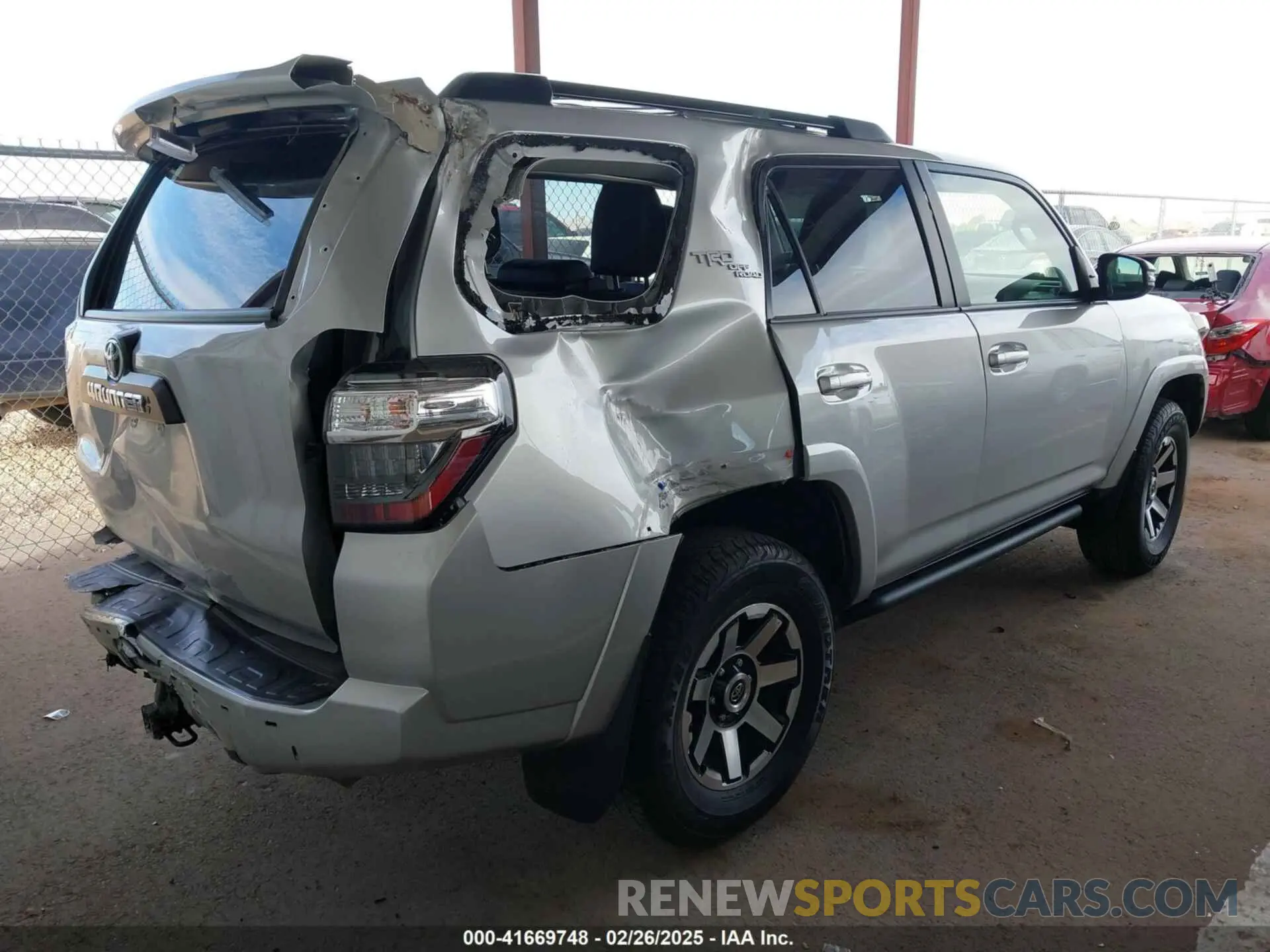 4 Photograph of a damaged car JTERU5JR1M5872195 TOYOTA 4RUNNER 2021