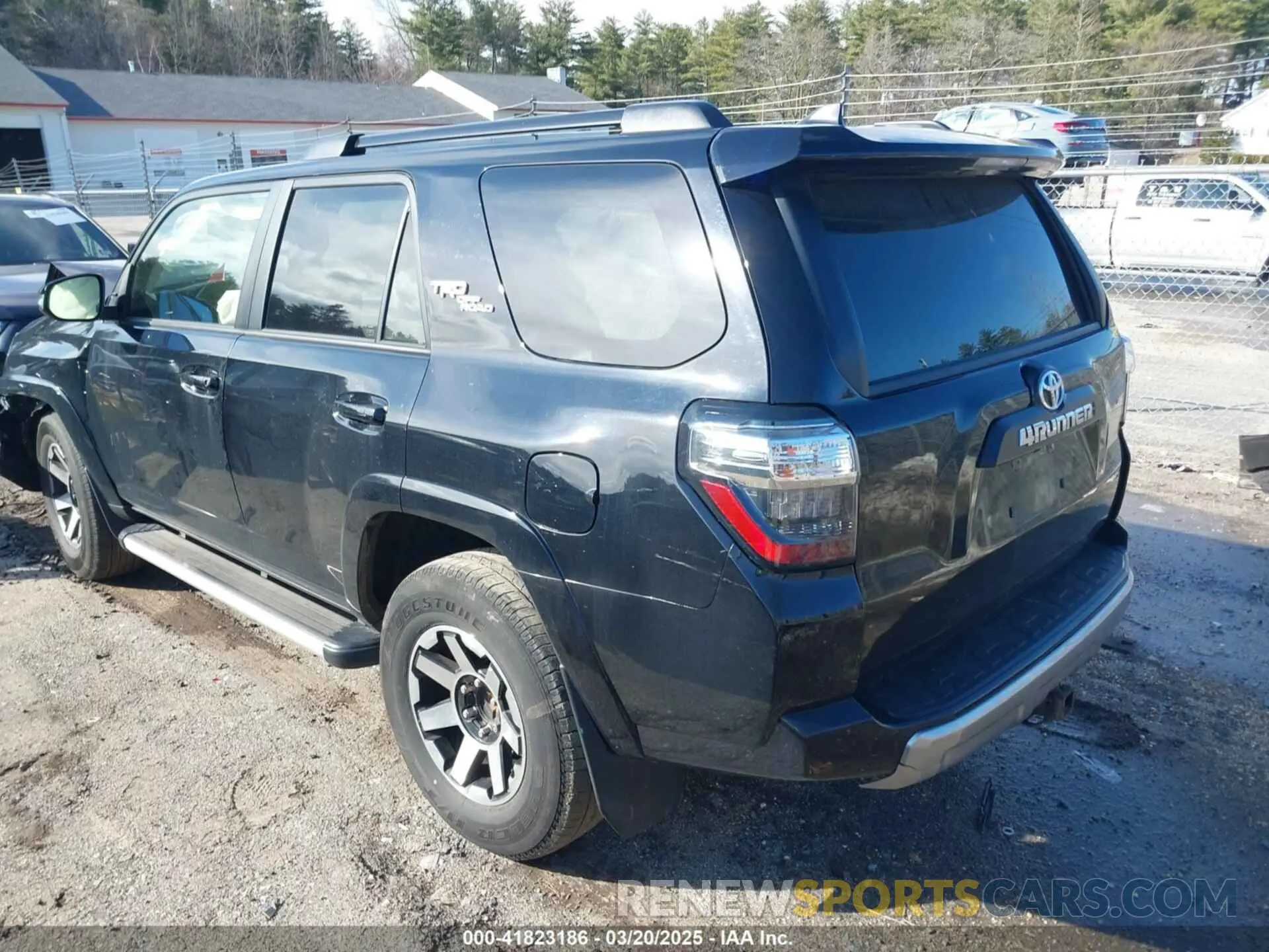 3 Фотография поврежденного автомобиля JTERU5JR1M5970644 TOYOTA 4RUNNER 2021