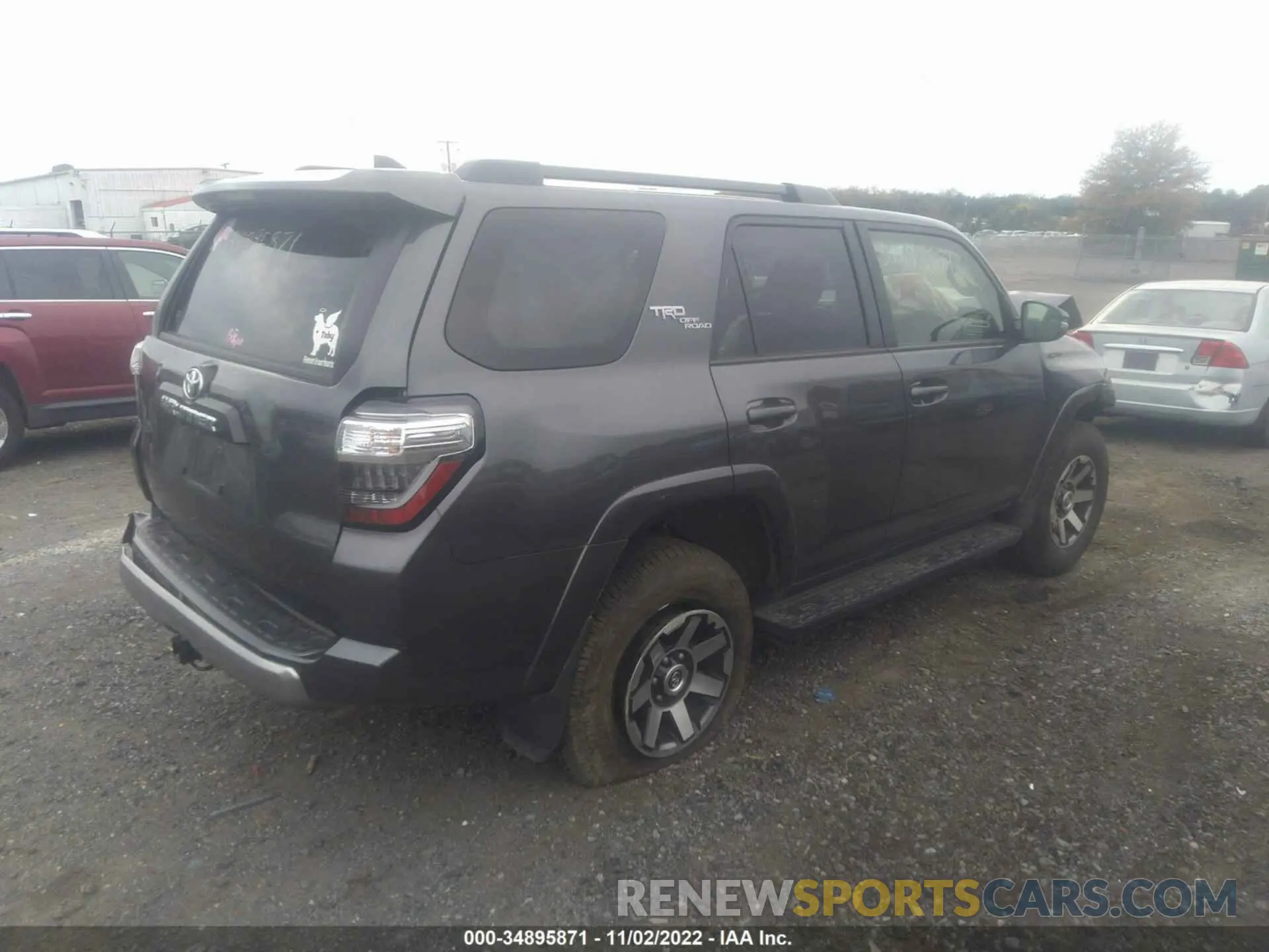 4 Photograph of a damaged car JTERU5JR3M5858850 TOYOTA 4RUNNER 2021