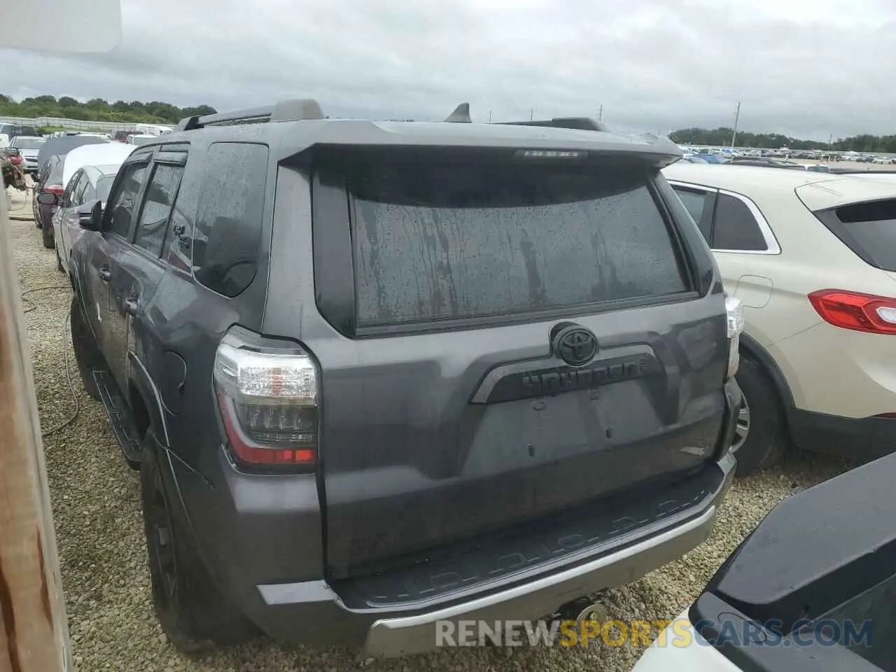 6 Photograph of a damaged car JTERU5JR3M5873140 TOYOTA 4RUNNER 2021