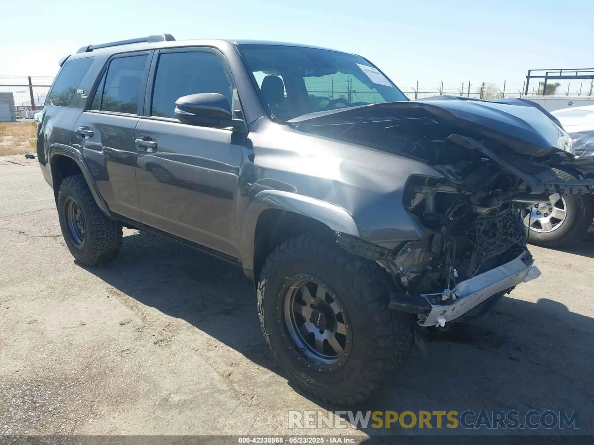 1 Photograph of a damaged car JTERU5JR3M5879360 TOYOTA 4RUNNER 2021