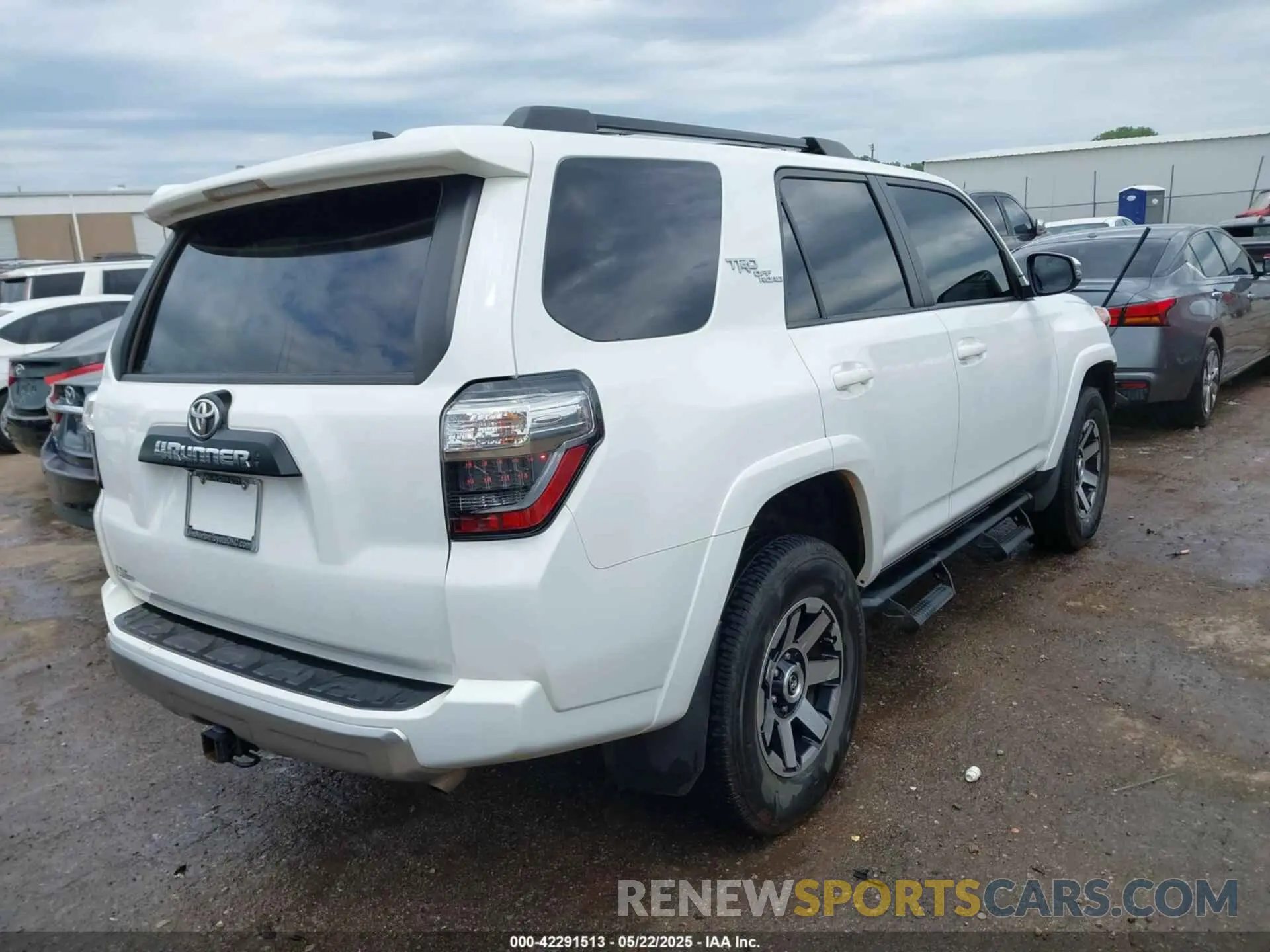 4 Фотография поврежденного автомобиля JTERU5JR3M5954879 TOYOTA 4RUNNER 2021