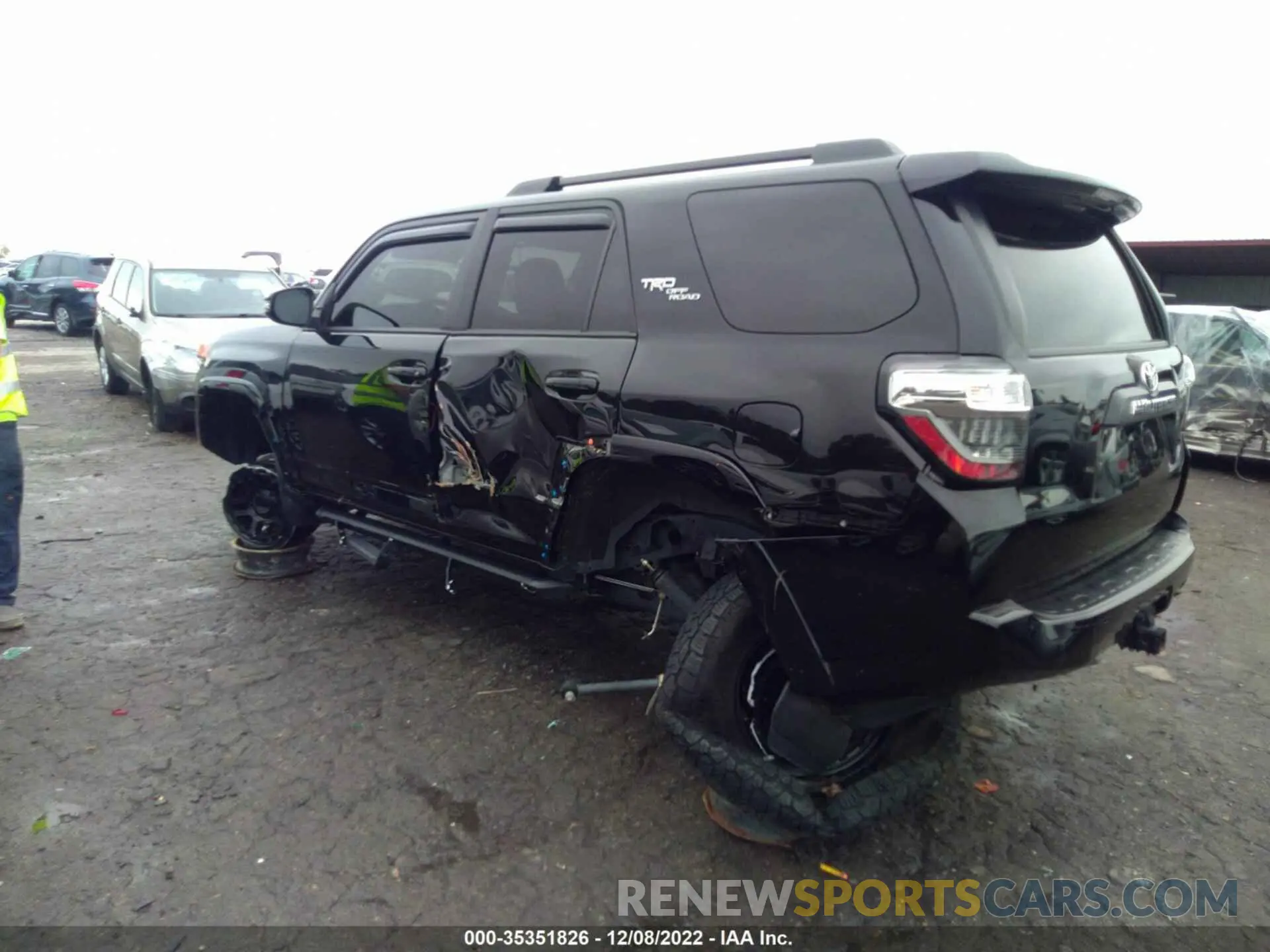 3 Фотография поврежденного автомобиля JTERU5JR4M5867959 TOYOTA 4RUNNER 2021