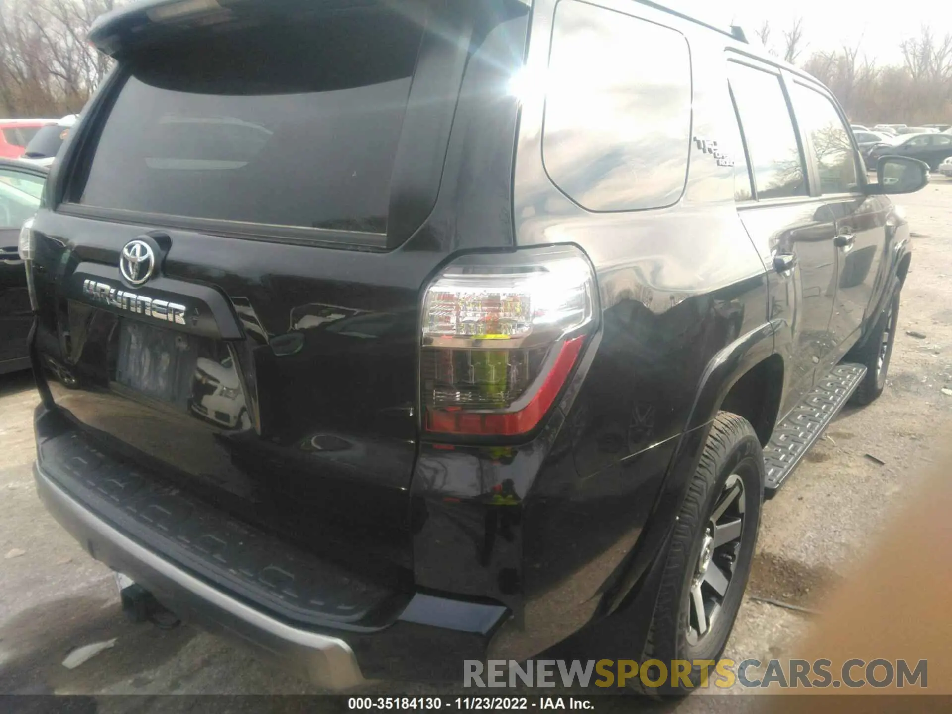 4 Photograph of a damaged car JTERU5JR4M5932311 TOYOTA 4RUNNER 2021