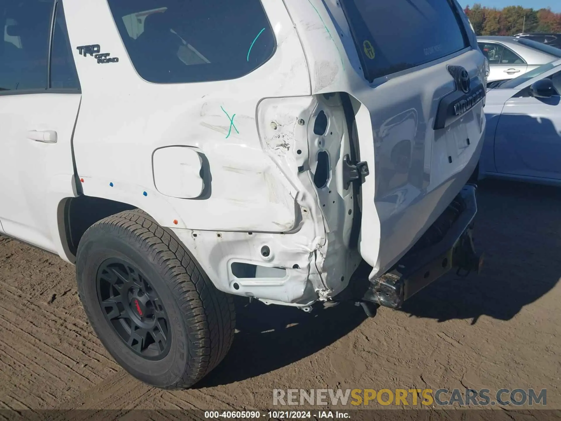 6 Photograph of a damaged car JTERU5JR4M5961095 TOYOTA 4RUNNER 2021