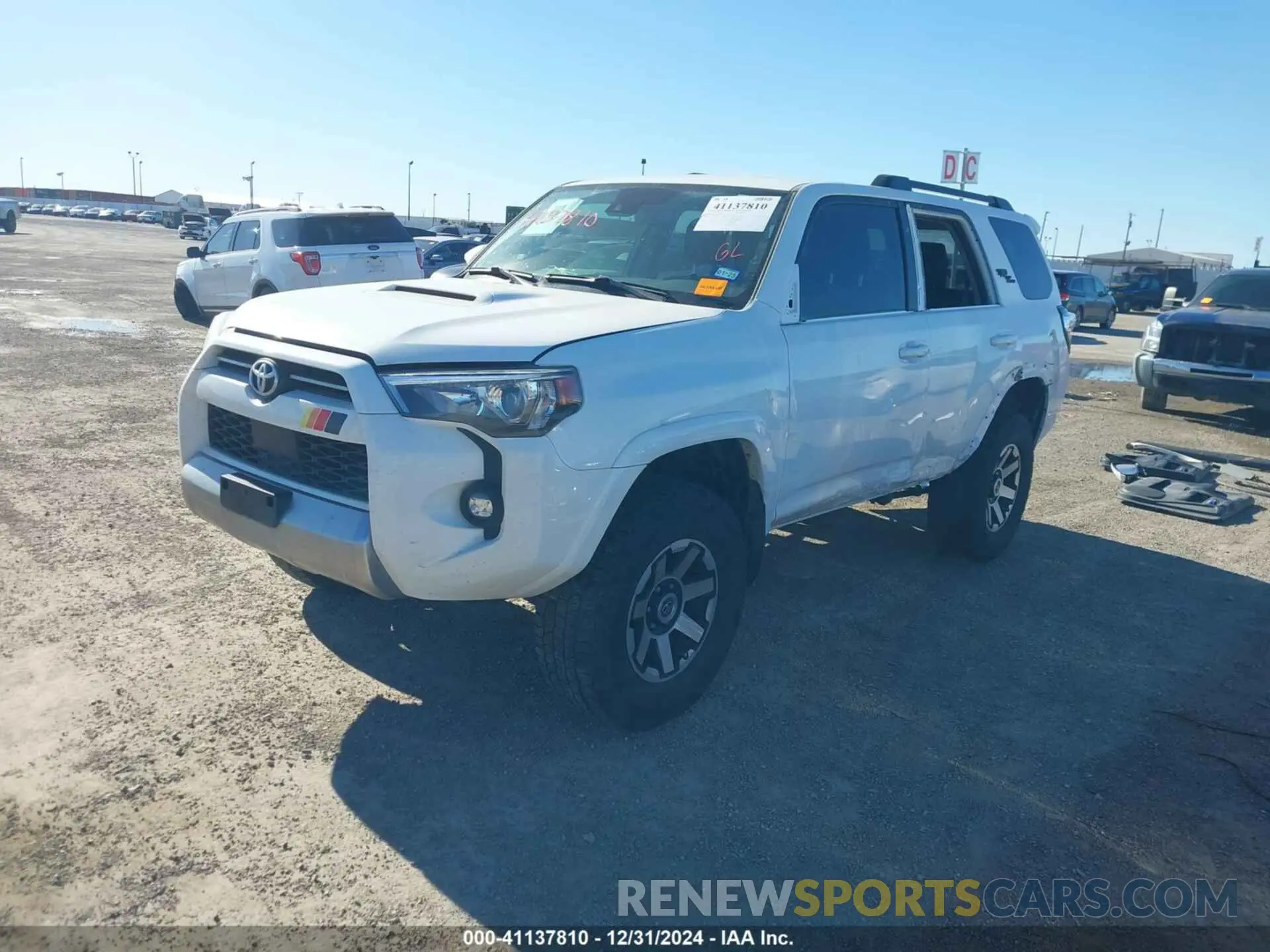 15 Photograph of a damaged car JTERU5JR5M5883572 TOYOTA 4RUNNER 2021