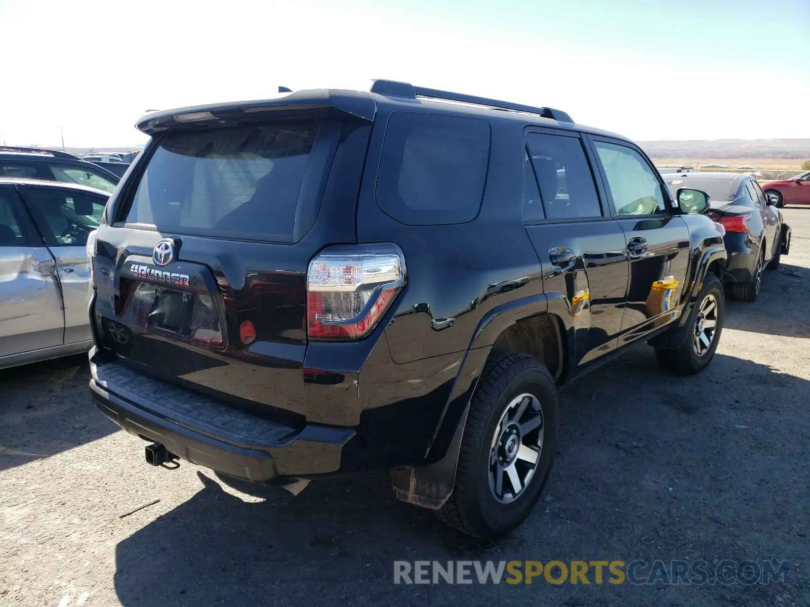 4 Photograph of a damaged car JTERU5JR6M5873570 TOYOTA 4RUNNER 2021