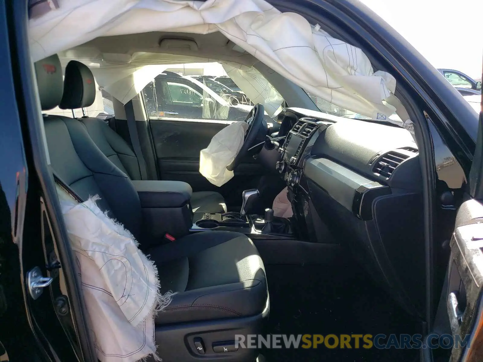 5 Photograph of a damaged car JTERU5JR6M5873570 TOYOTA 4RUNNER 2021