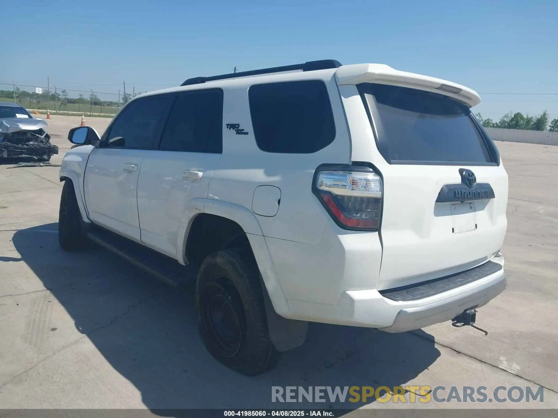 3 Photograph of a damaged car JTERU5JR7M5860987 TOYOTA 4RUNNER 2021
