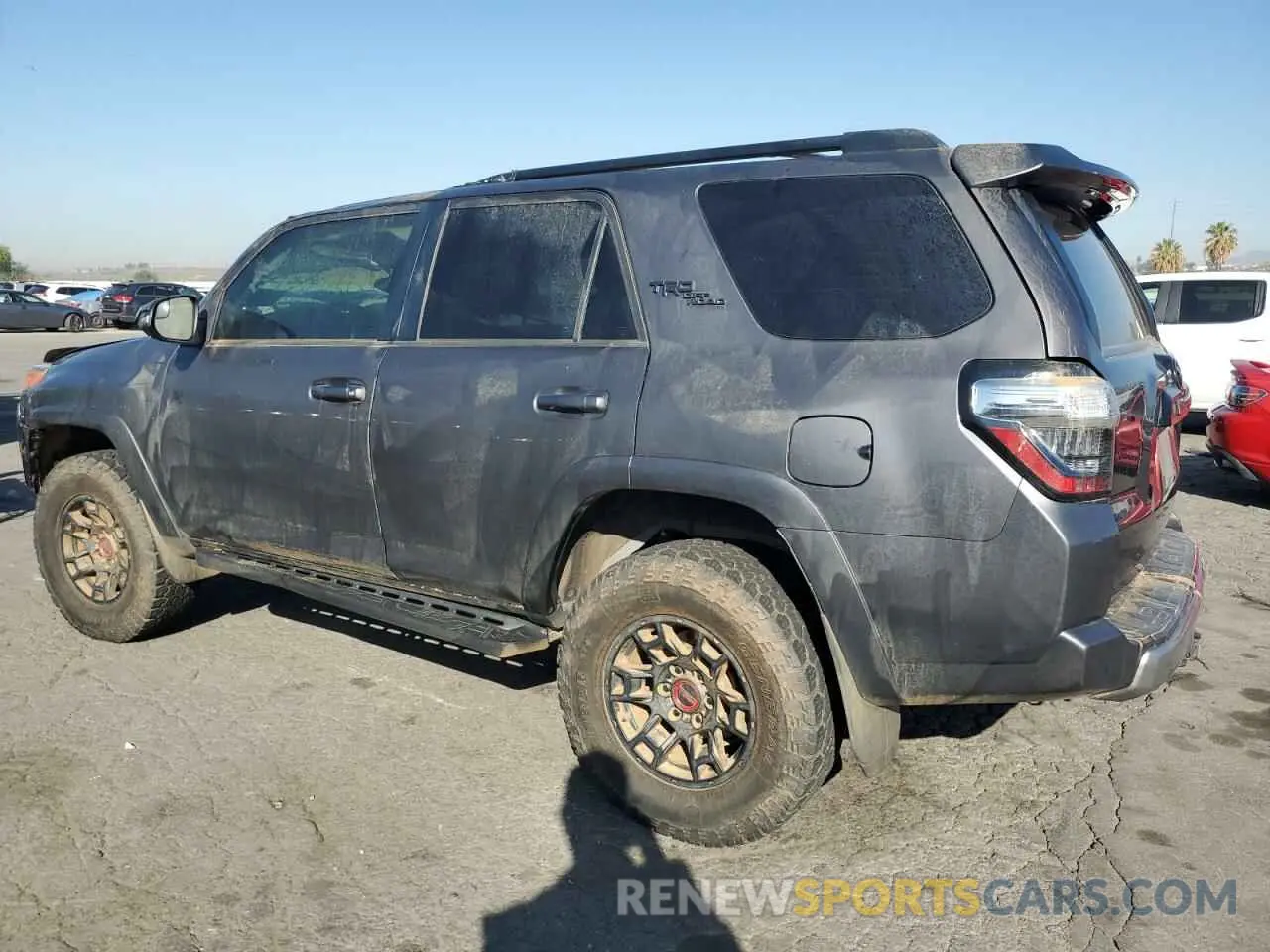 2 Photograph of a damaged car JTERU5JR7M5900159 TOYOTA 4RUNNER 2021