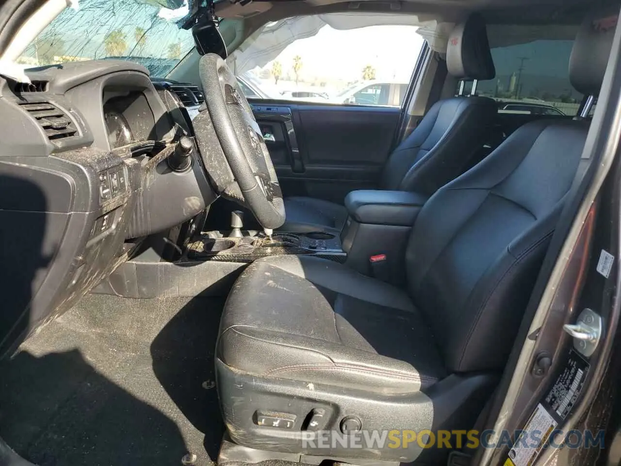 7 Photograph of a damaged car JTERU5JR7M5900159 TOYOTA 4RUNNER 2021