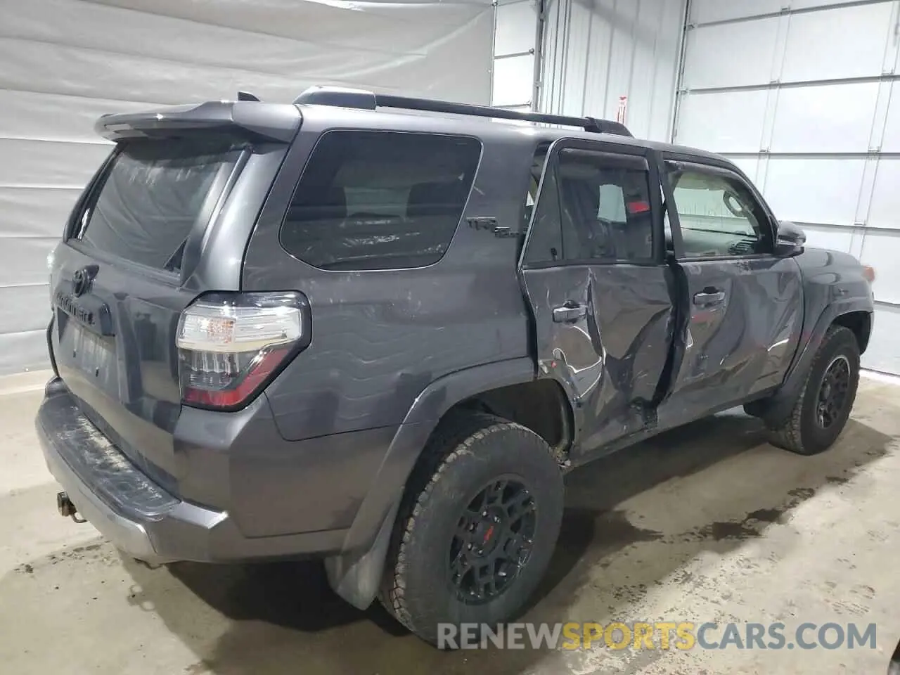 3 Фотография поврежденного автомобиля JTERU5JR7M5911940 TOYOTA 4RUNNER 2021