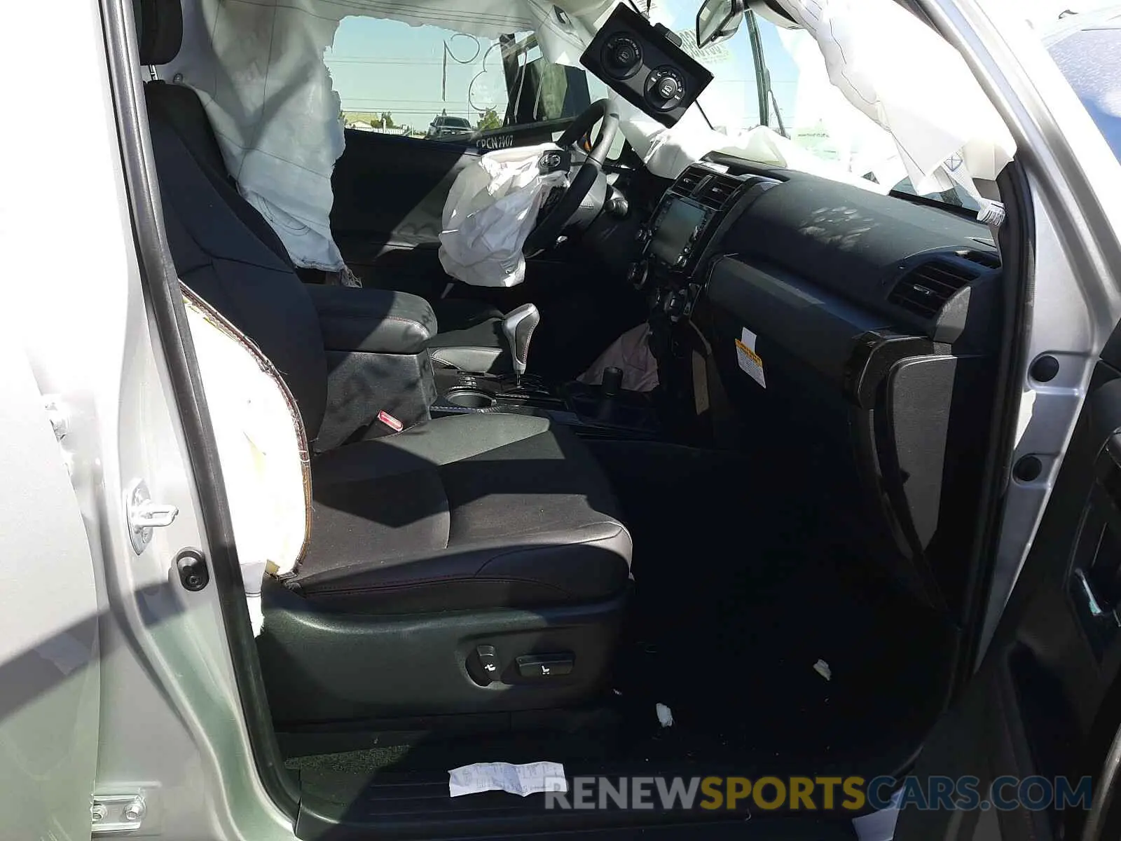 5 Photograph of a damaged car JTERU5JR8M5877698 TOYOTA 4RUNNER 2021