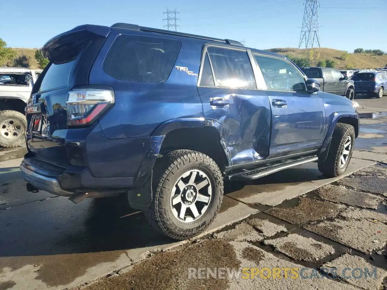 3 Photograph of a damaged car JTERU5JR9M5909994 TOYOTA 4RUNNER 2021