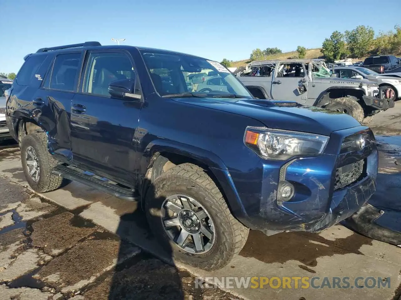 4 Photograph of a damaged car JTERU5JR9M5909994 TOYOTA 4RUNNER 2021