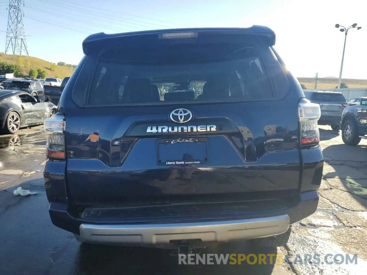 6 Photograph of a damaged car JTERU5JR9M5909994 TOYOTA 4RUNNER 2021