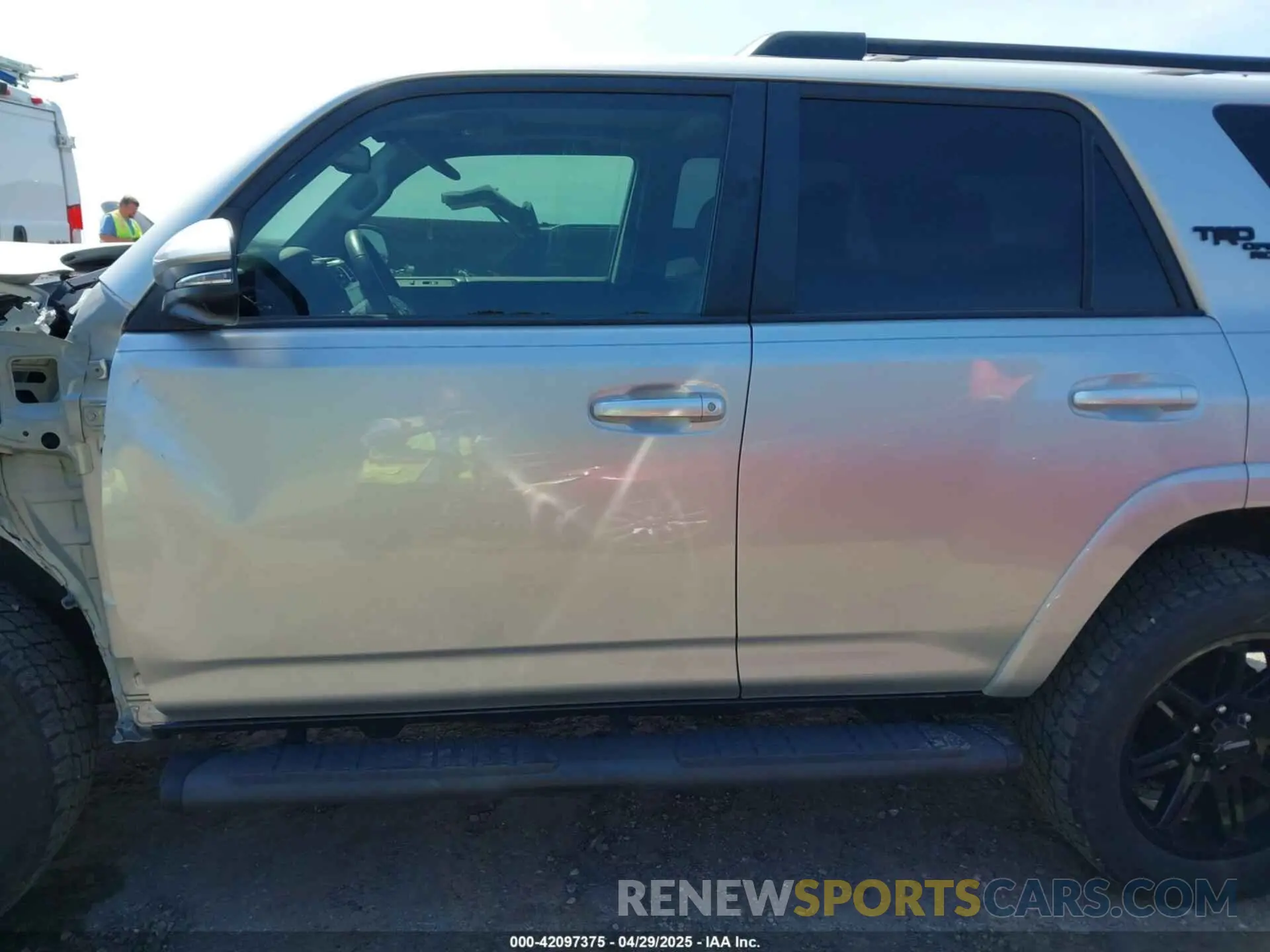 15 Фотография поврежденного автомобиля JTERU5JRXM5964177 TOYOTA 4RUNNER 2021