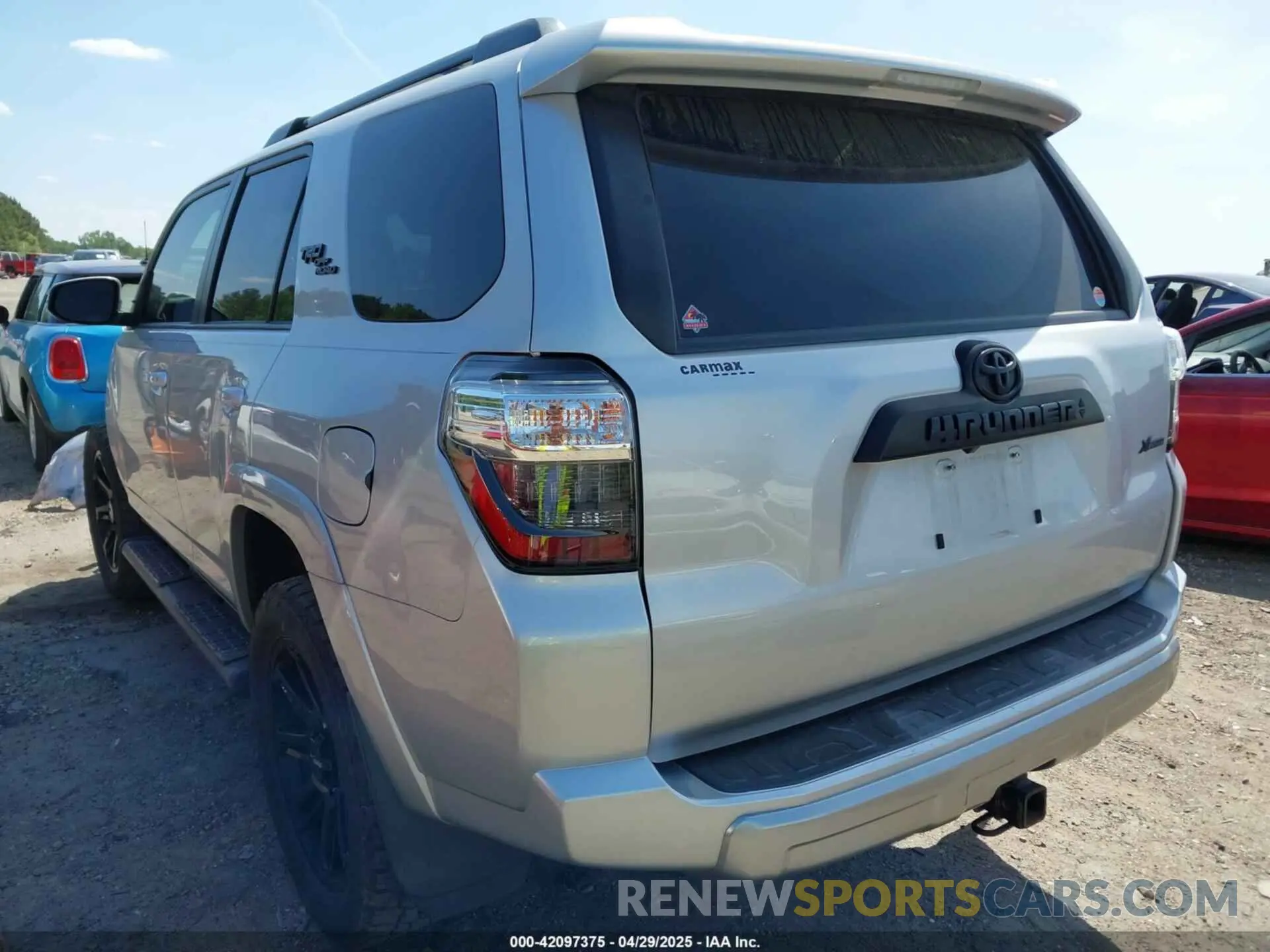 3 Фотография поврежденного автомобиля JTERU5JRXM5964177 TOYOTA 4RUNNER 2021
