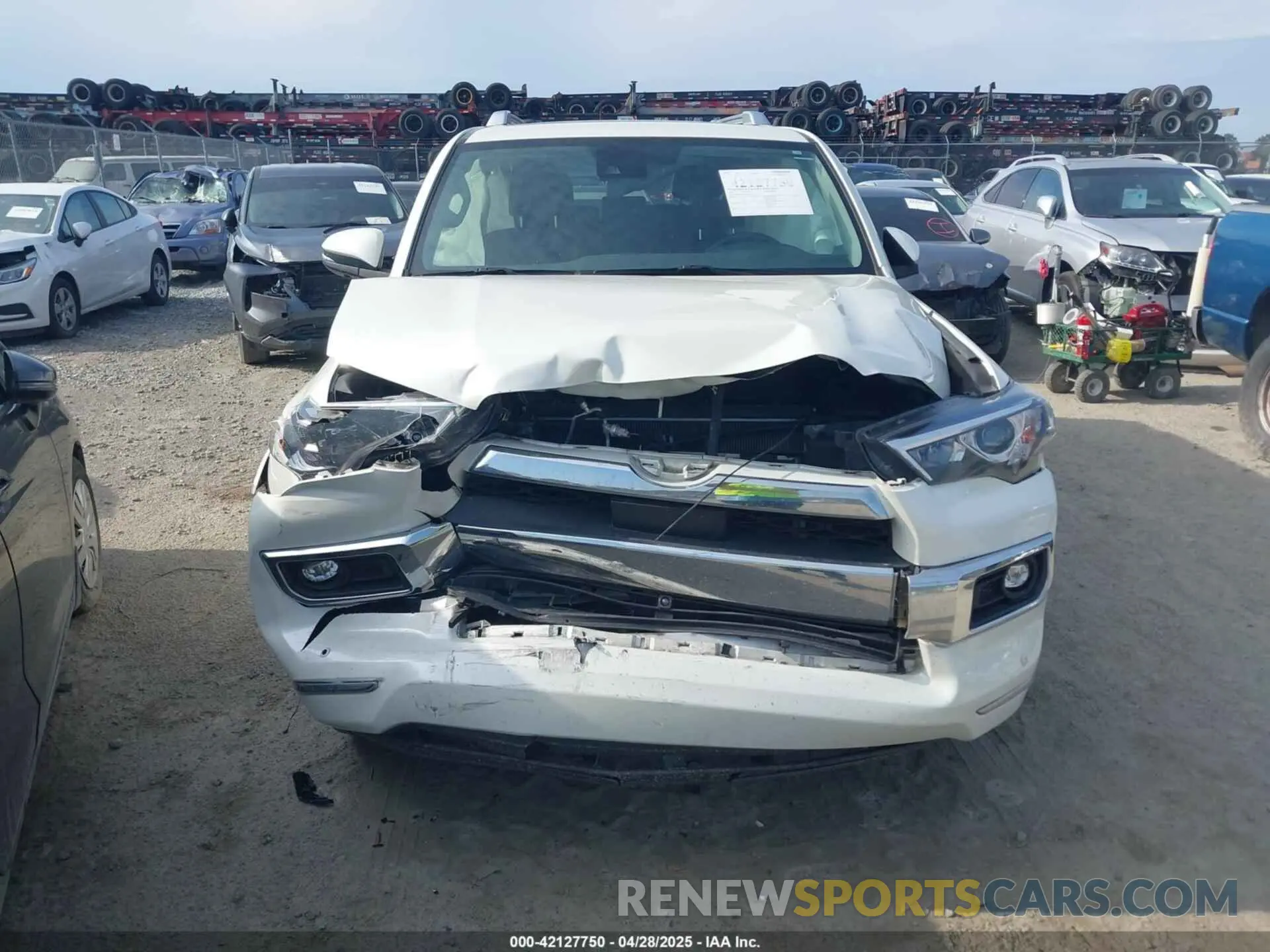 12 Photograph of a damaged car JTEDU5JR7N5263642 TOYOTA 4RUNNER 2022