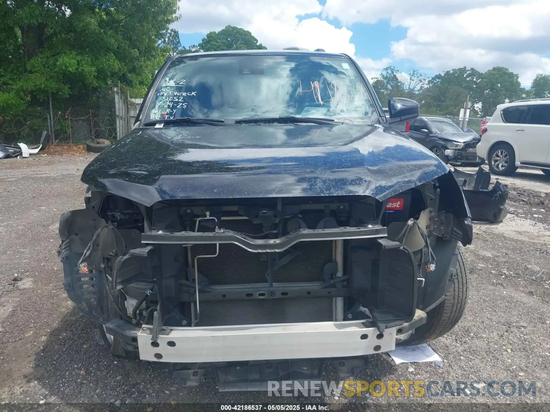 13 Photograph of a damaged car JTEEU5JR0N5257119 TOYOTA 4RUNNER 2022