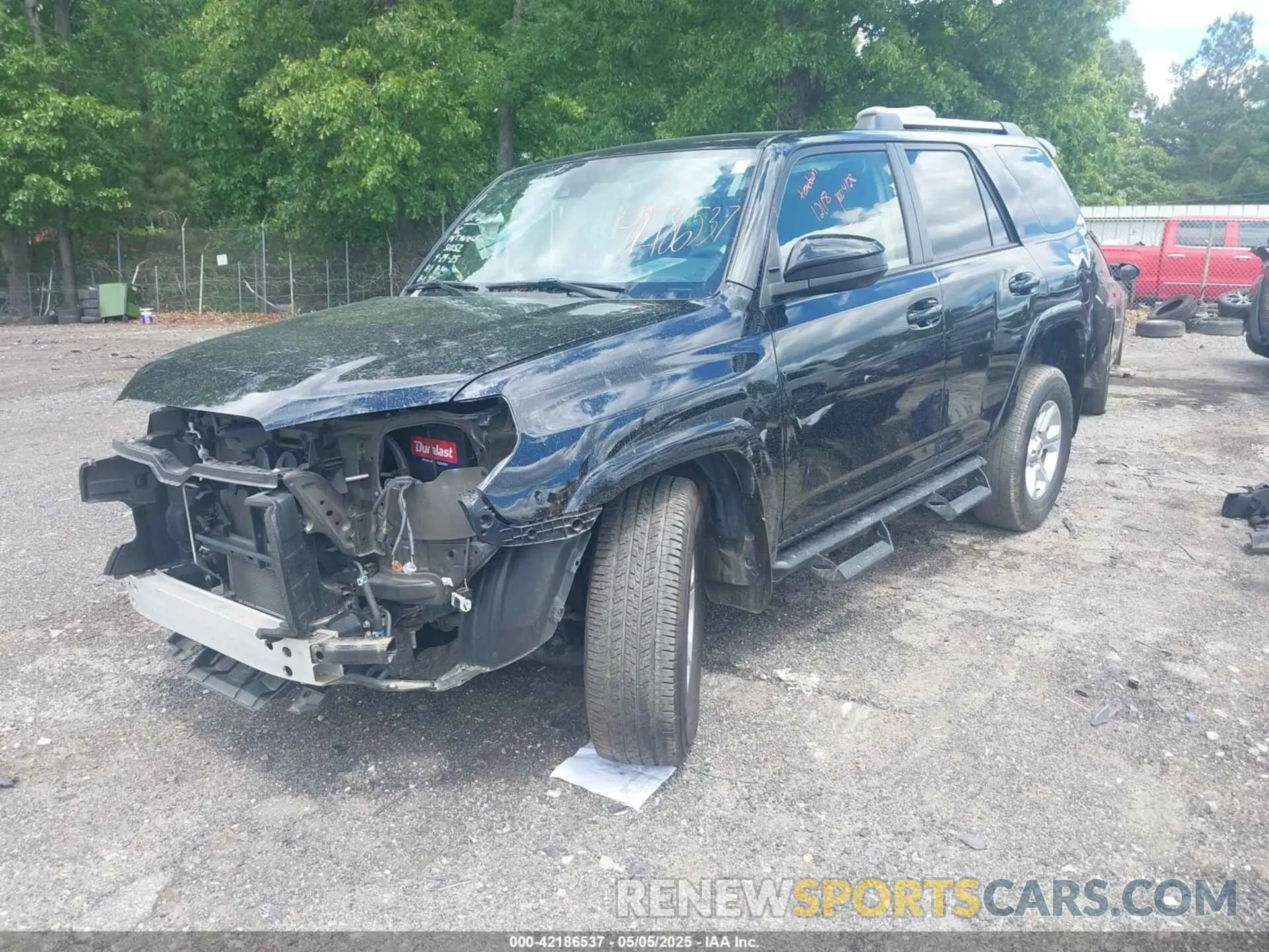 2 Photograph of a damaged car JTEEU5JR0N5257119 TOYOTA 4RUNNER 2022